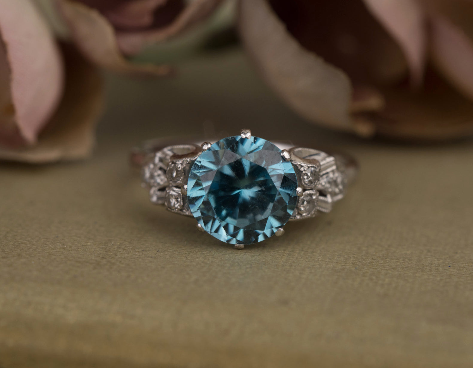 ANTIQUE ART DECO 18CT WHITE GOLD BLUE ZIRCON AND DIAMOND RING image 0