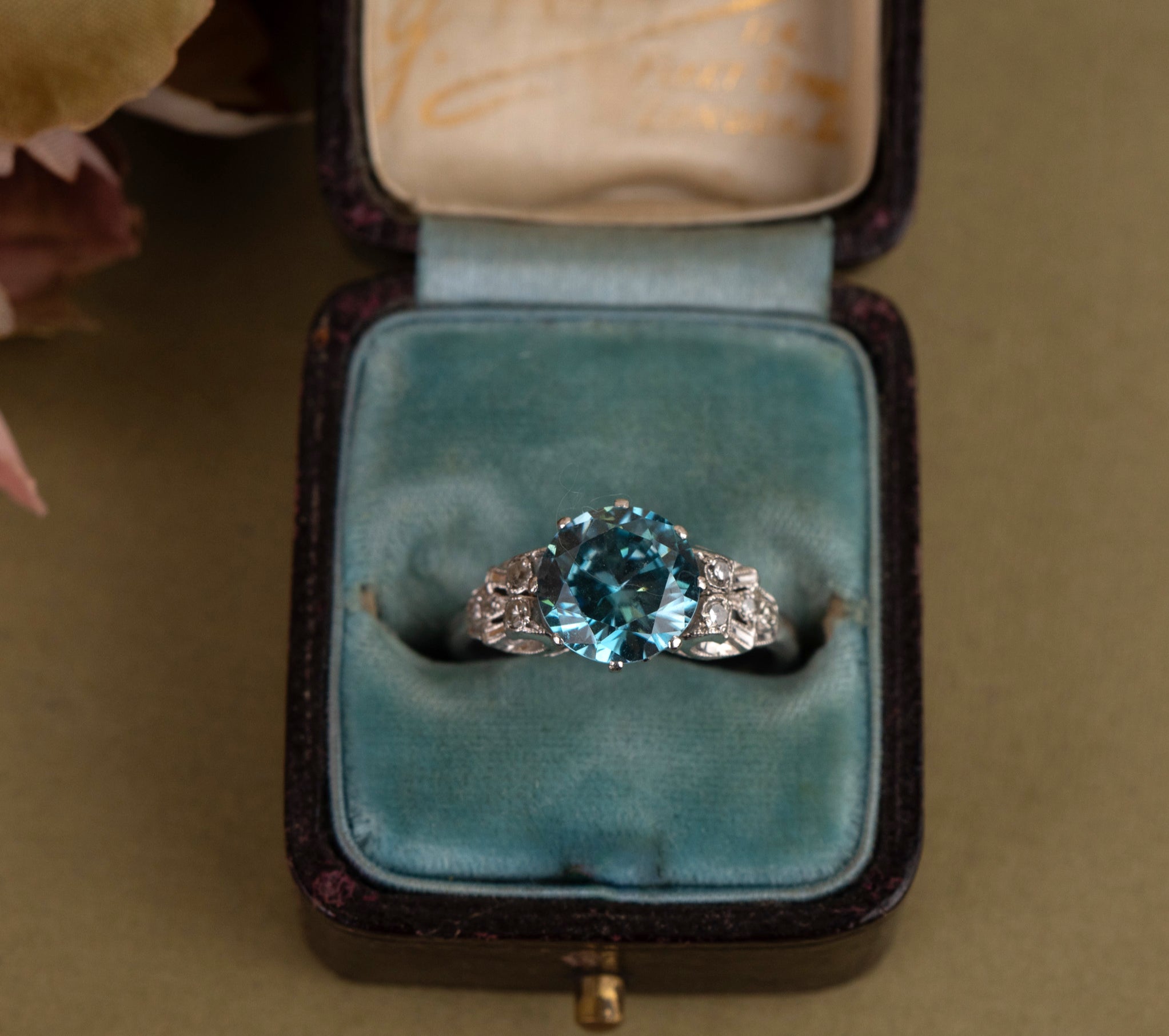 ANTIQUE ART DECO 18CT WHITE GOLD BLUE ZIRCON AND DIAMOND RING image 6