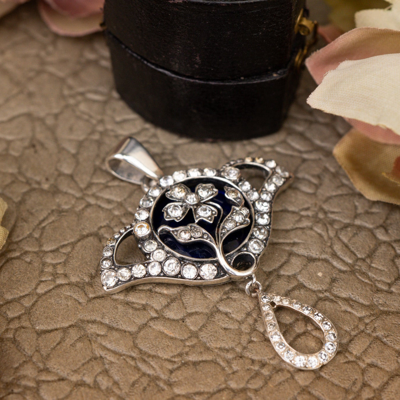 SILVER ENAMEL AND PASTE PANSY PENDANT image 0