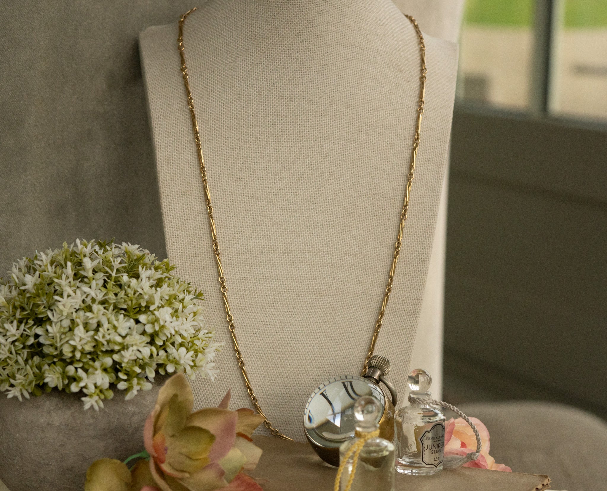 VINTAGE 9CT TWISTED TROMBONE LINK CHAIN image 3