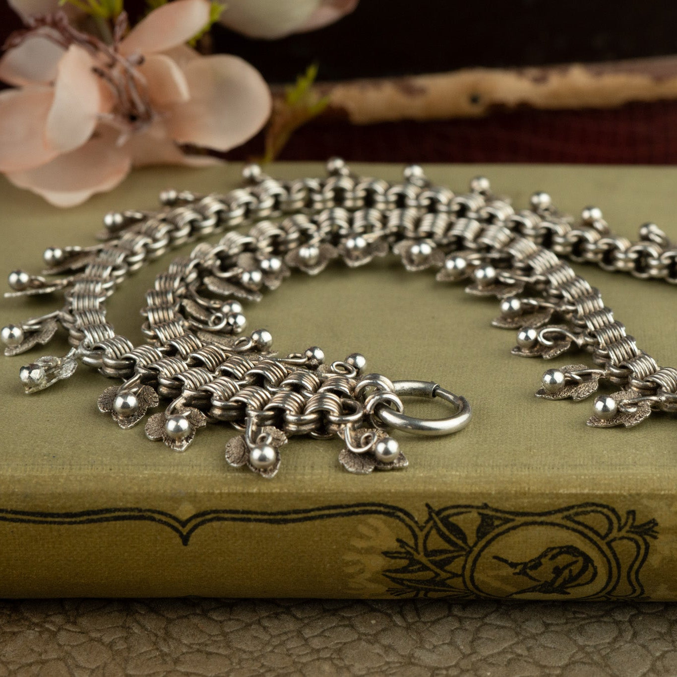 VICTORIAN SILVER BERRY DROP COLLAR NECKLACE - RIBBED BELCHER - 18.5 INCHES image 0