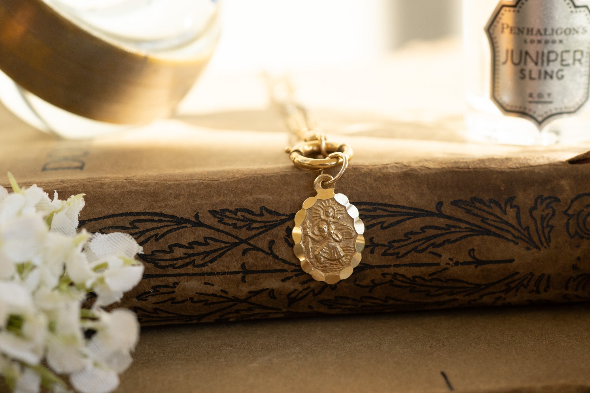 VINTAGE 9CT GOLD ST CHRISTOPHER PENDANT