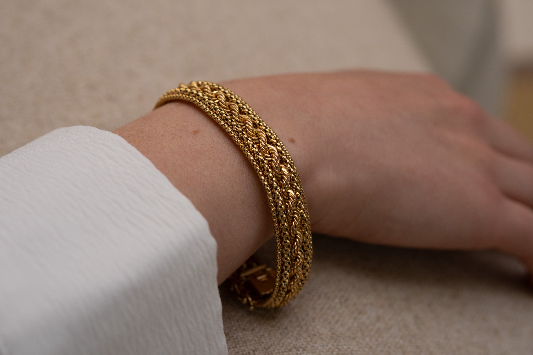 UNOAERRE 9CT GOLD WOVEN BRACELET - ITALIAN GOLD