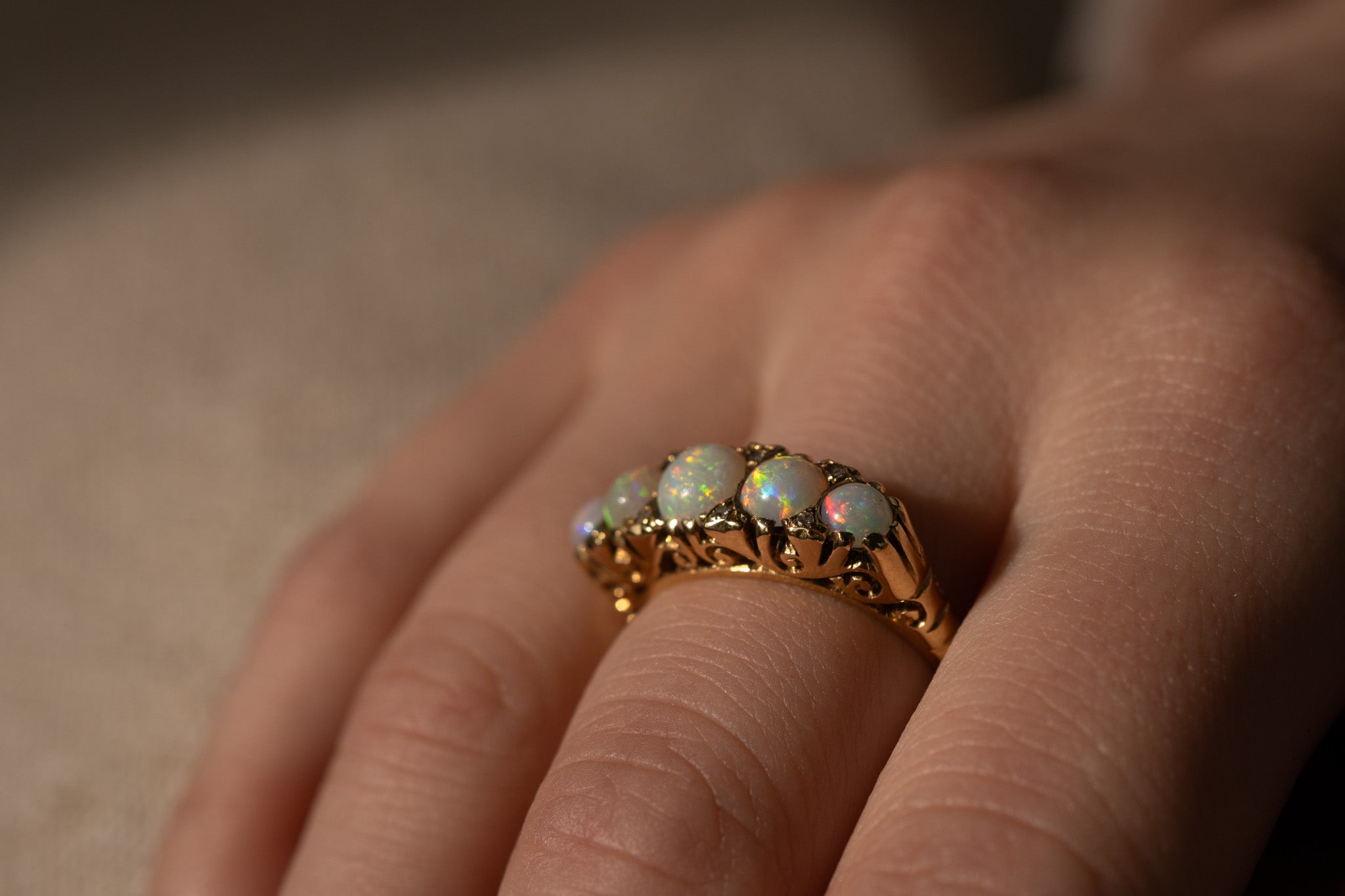 VINTAGE 18CT GOLD FIVE STONE NATURAL OPAL AND DIAMOND RING