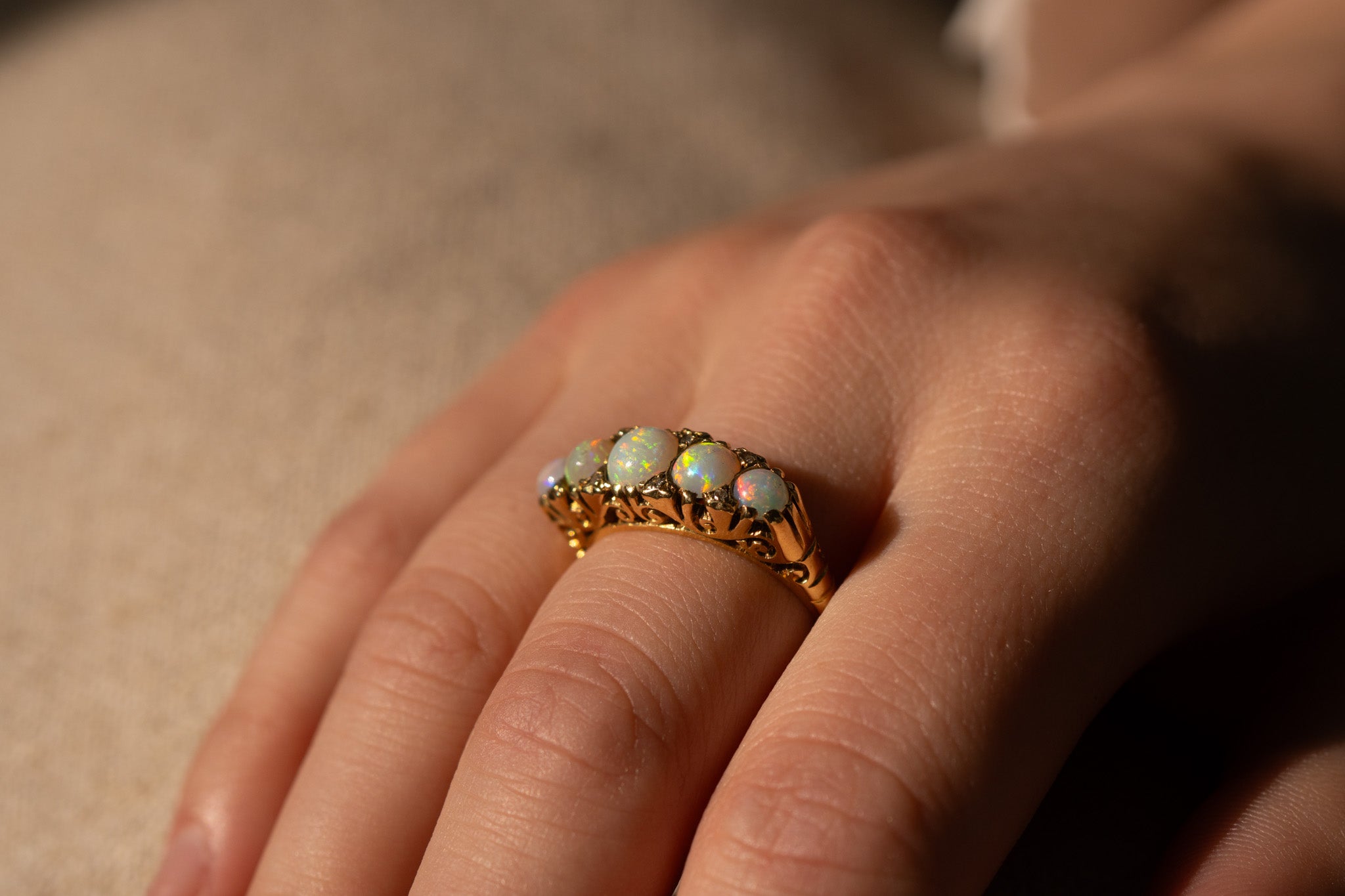 VINTAGE 18CT GOLD FIVE STONE NATURAL OPAL AND DIAMOND RING