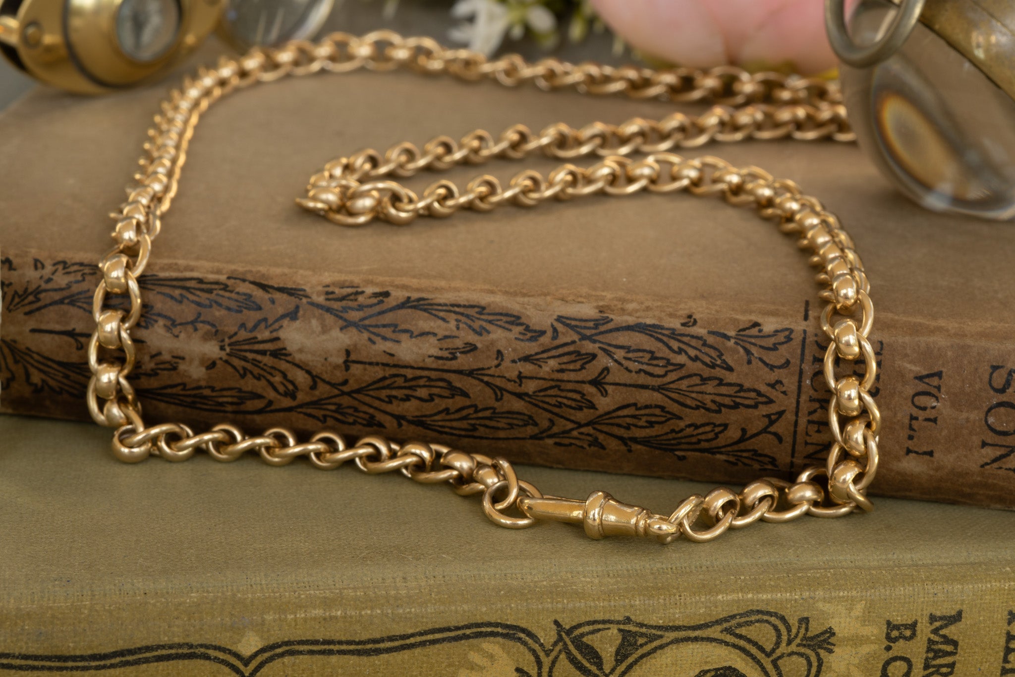 SUBSTANTIAL VINTAGE 9CT GOLD ROLLER BALL CHAIN WITH ALBERT CLASP