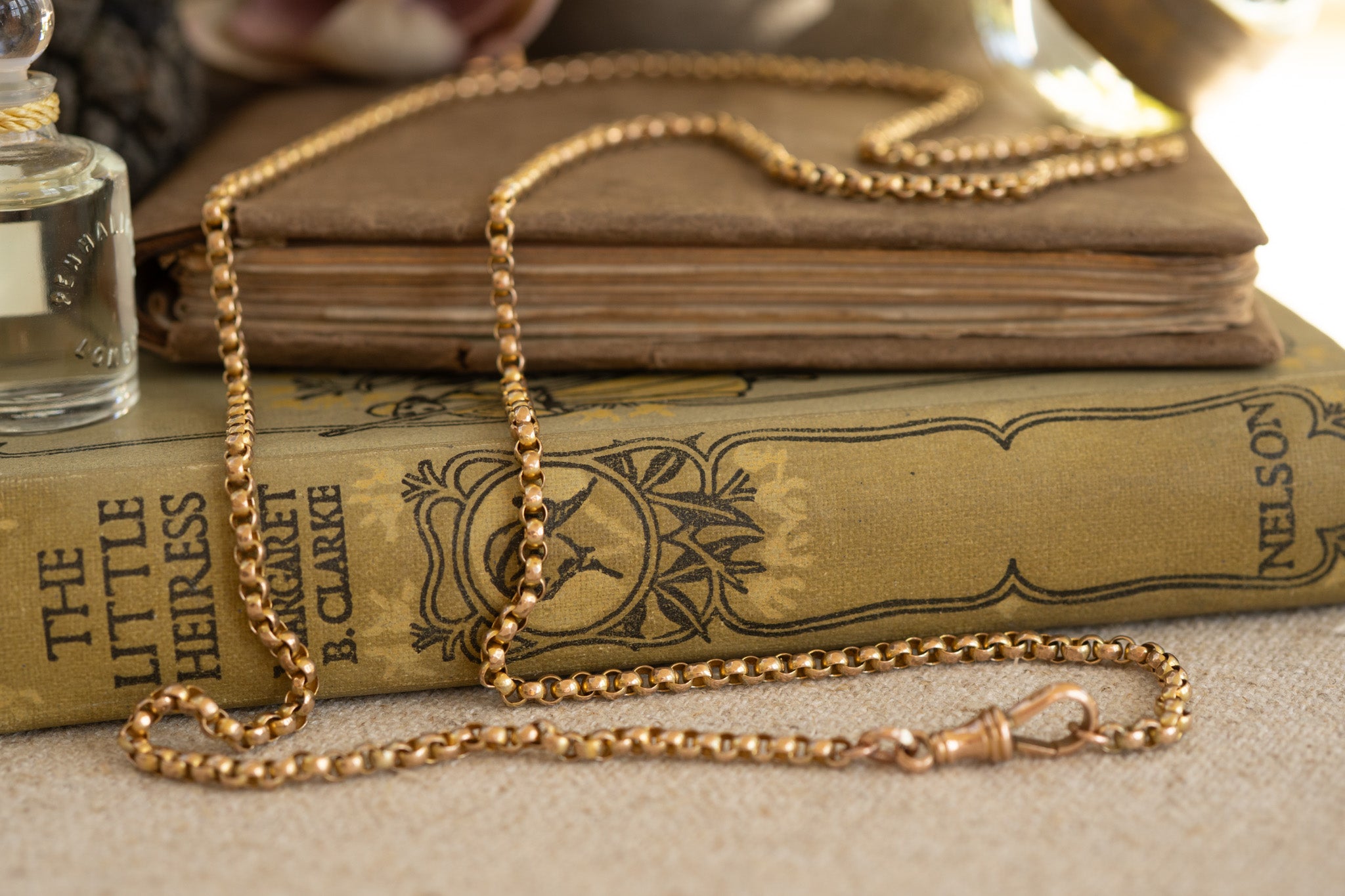 ANTIQUE LONG LINE BELCHER WITH ALBERT CLASP 9CT GOLD