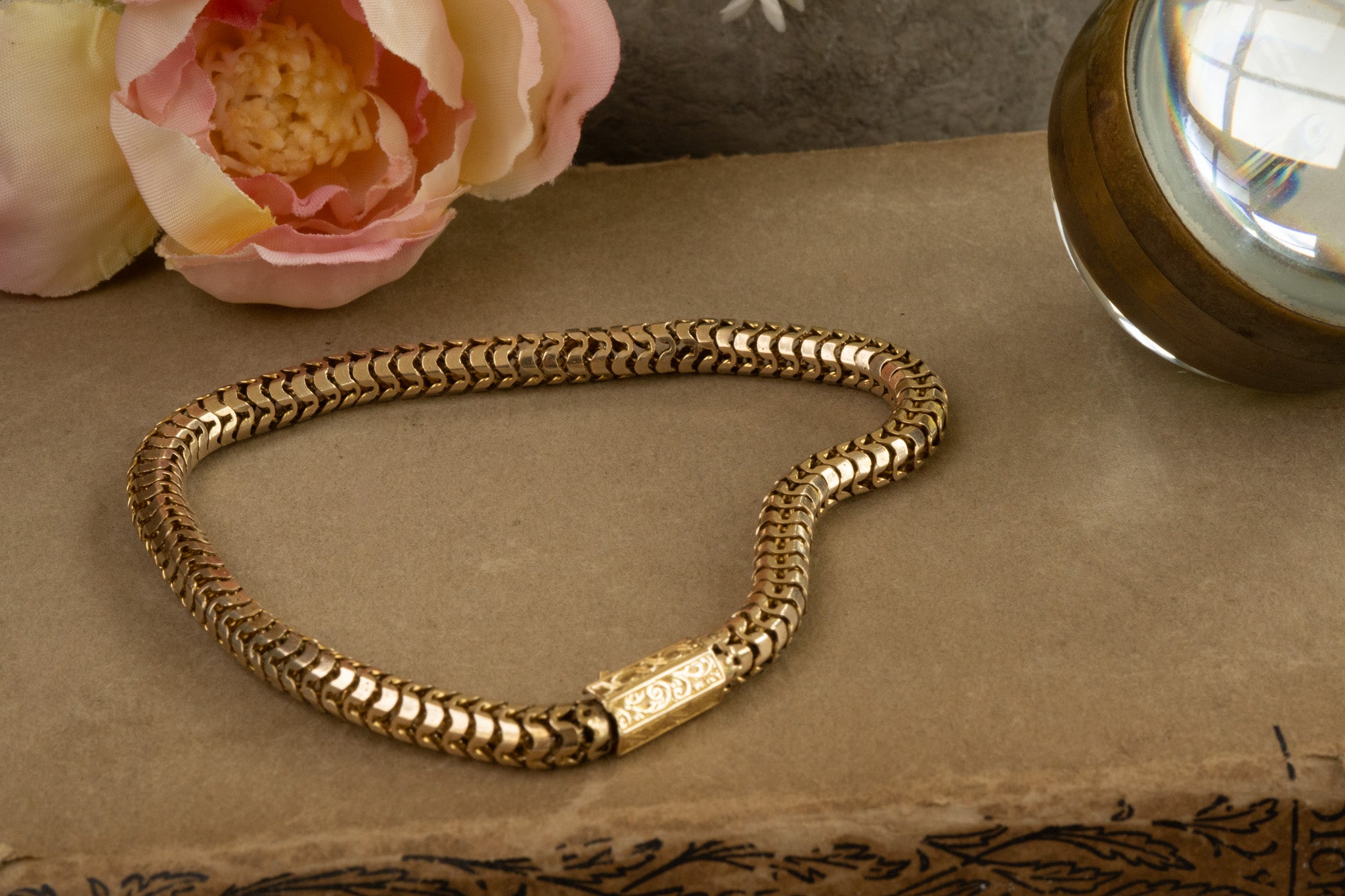9CT GOLD SNAKE BRACELET WITH FANCY BOX CLASP