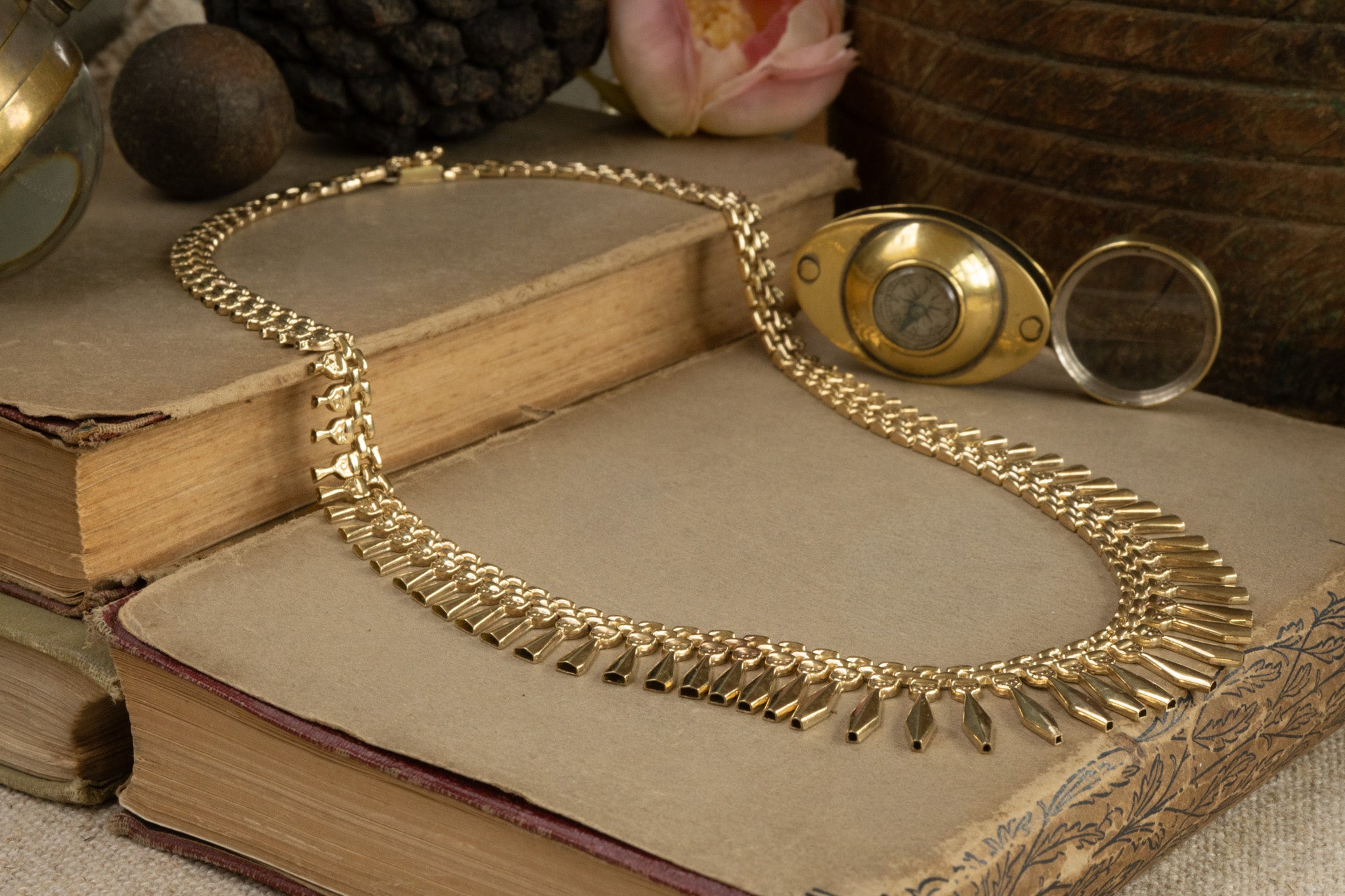 VINTAGE ITALIAN 9CT GOLD CLEOPATRA COLLAR