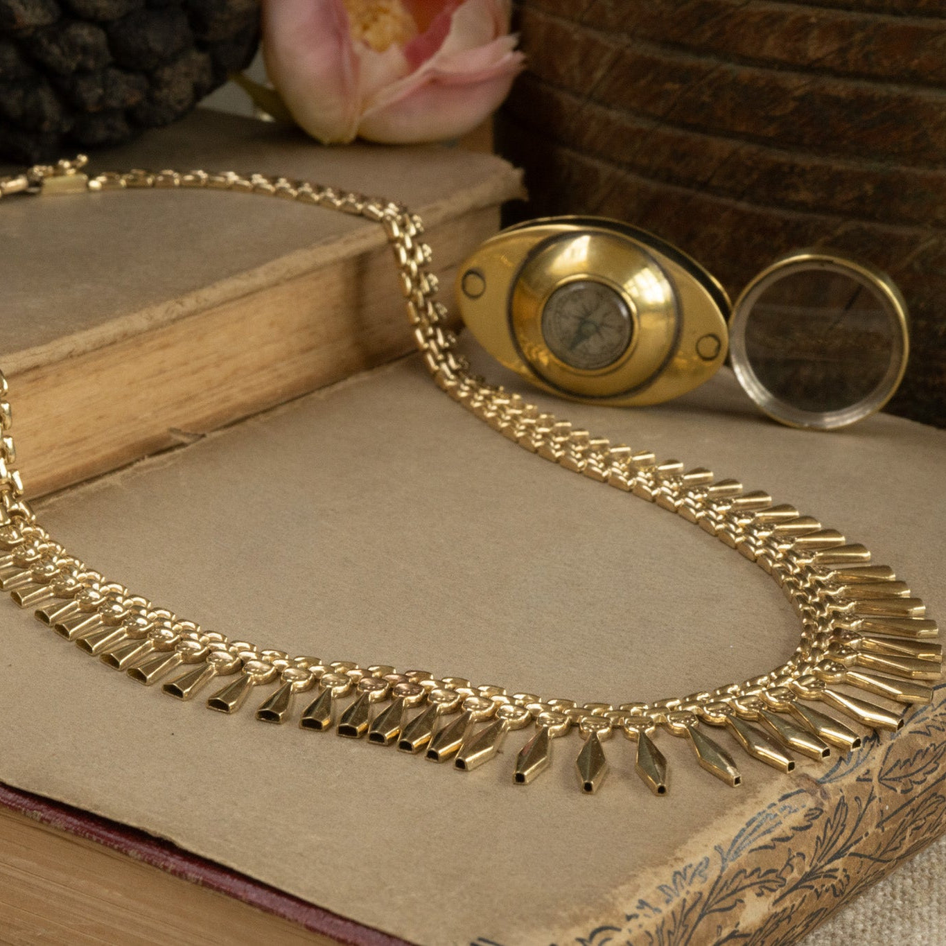 VINTAGE ITALIAN 9CT GOLD CLEOPATRA COLLAR