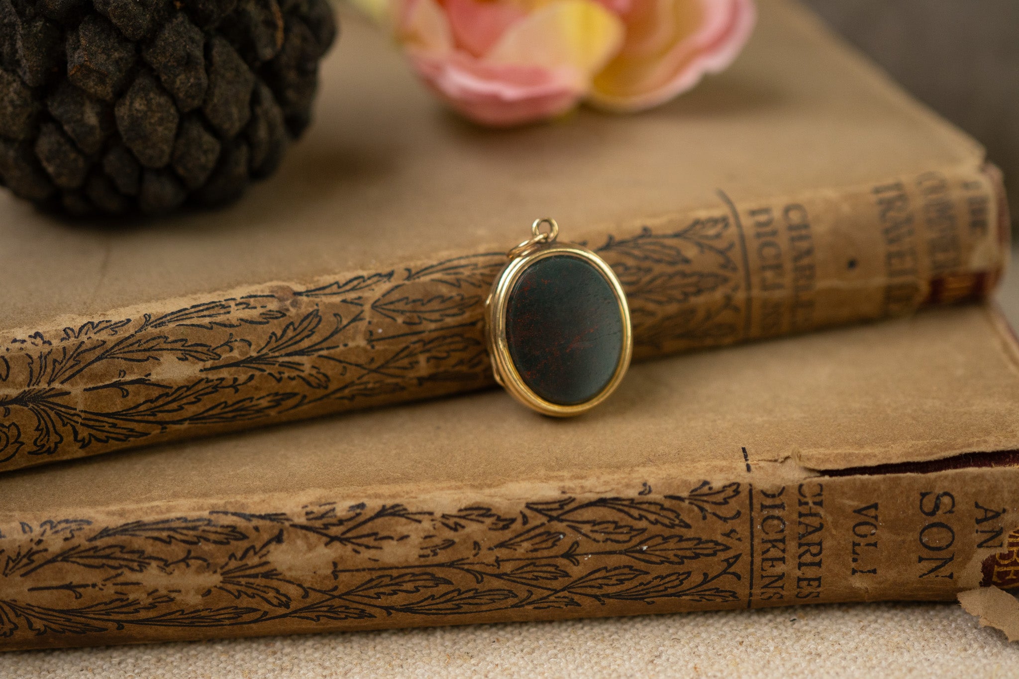 victorian 9ct gold bloodstone and sardonyx double sided locket