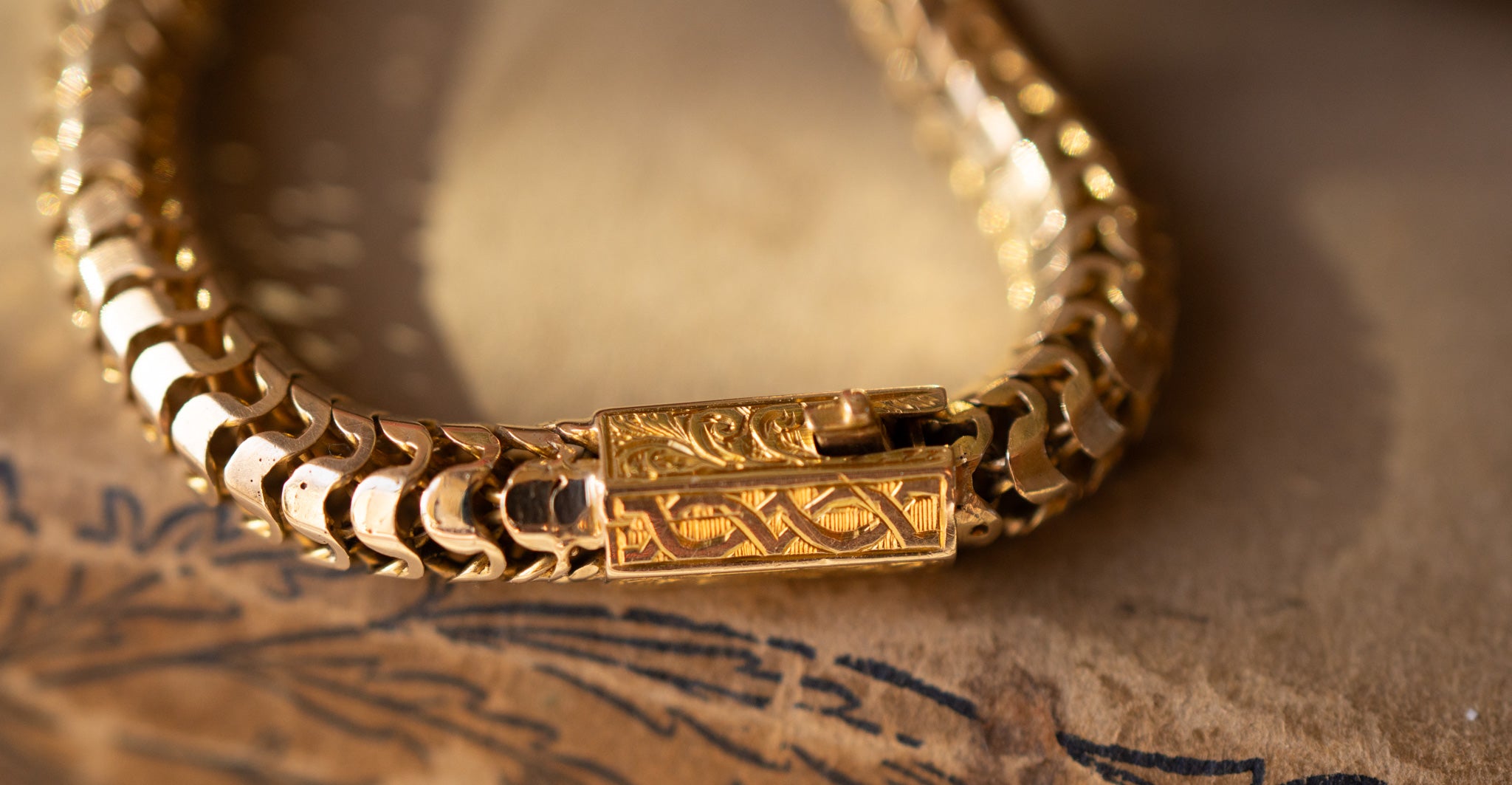 9CT GOLD SNAKE BRACELET WITH FANCY BOX CLASP