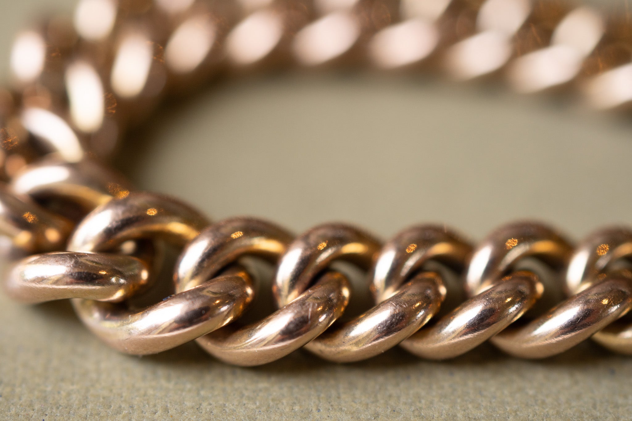 VICTORIAN 9CT GOLD SOLID GRADUATED CURB BRACELET