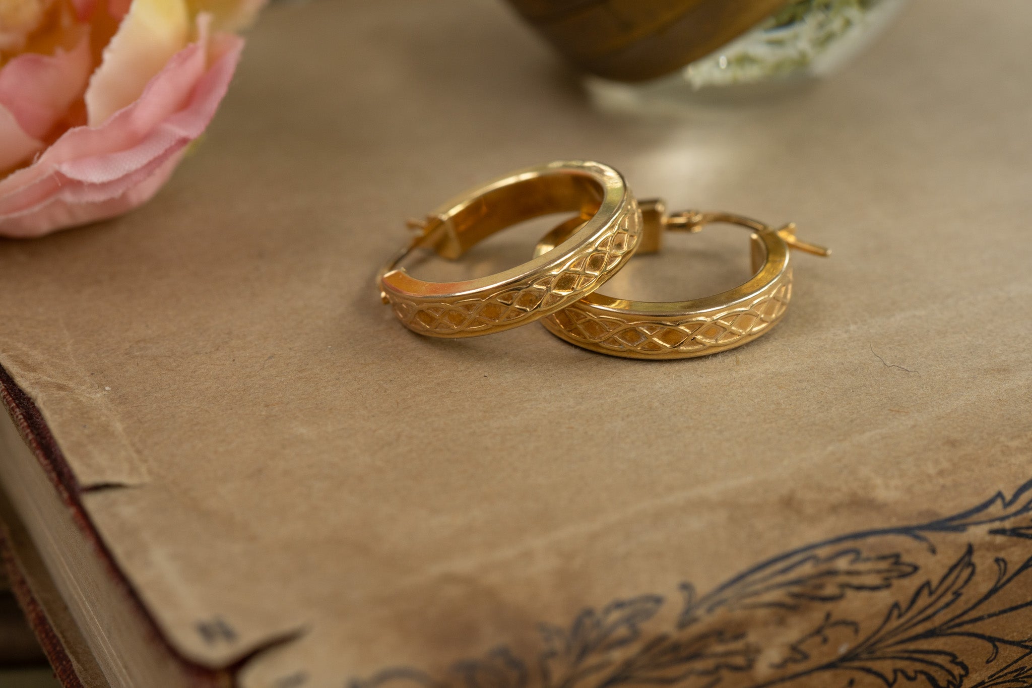 9ct gold hoop earrings with interlace details