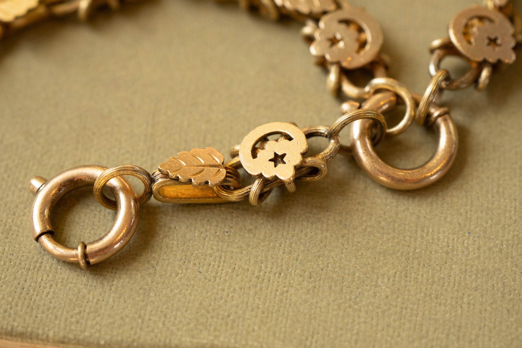 Rare Reversible Victorian Rolled Gold Chain, Ornate Leaf, Rosette and Star Detail