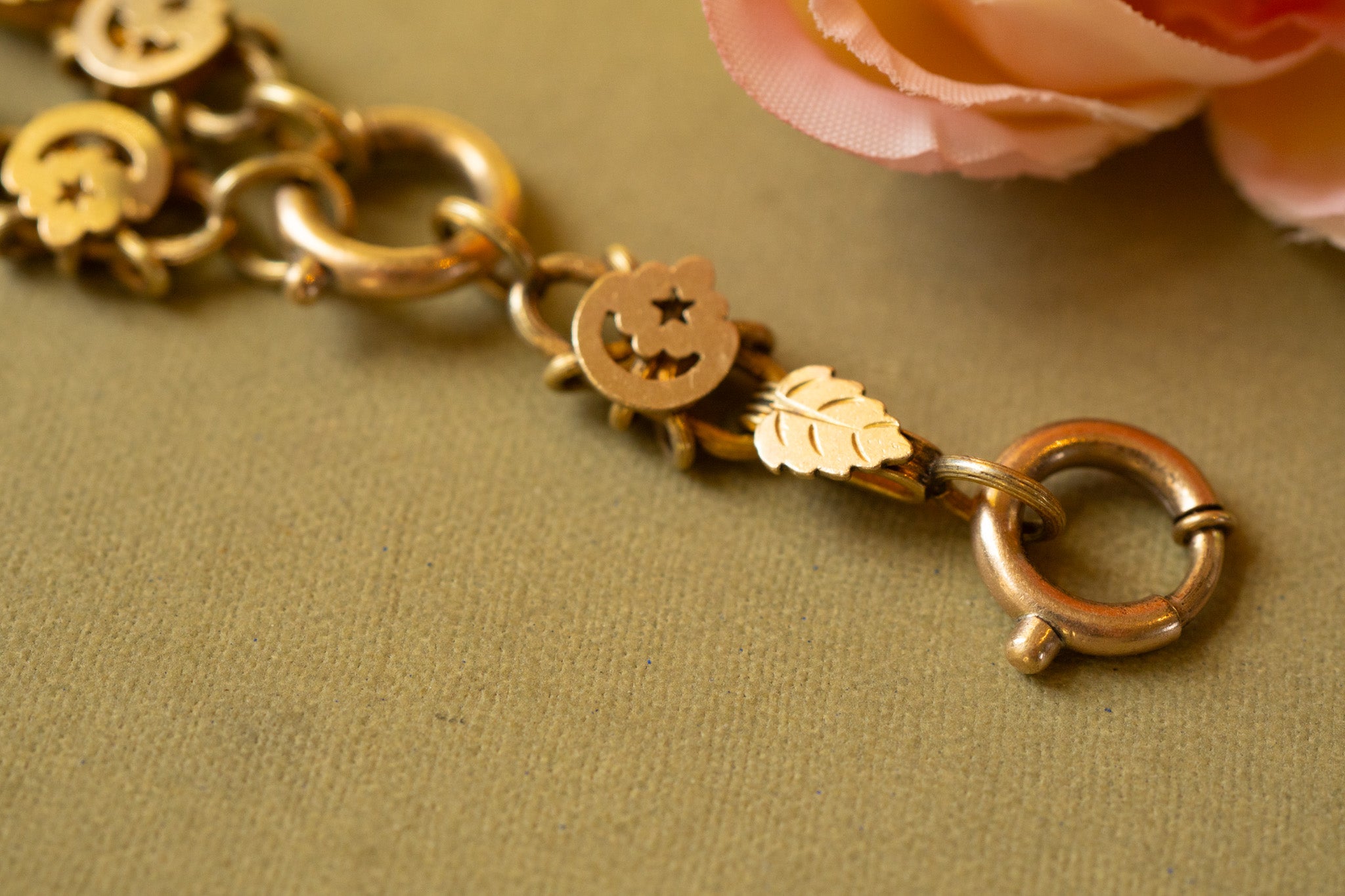 Rare Reversible Victorian Rolled Gold Chain, Ornate Leaf, Rosette and Star Detail