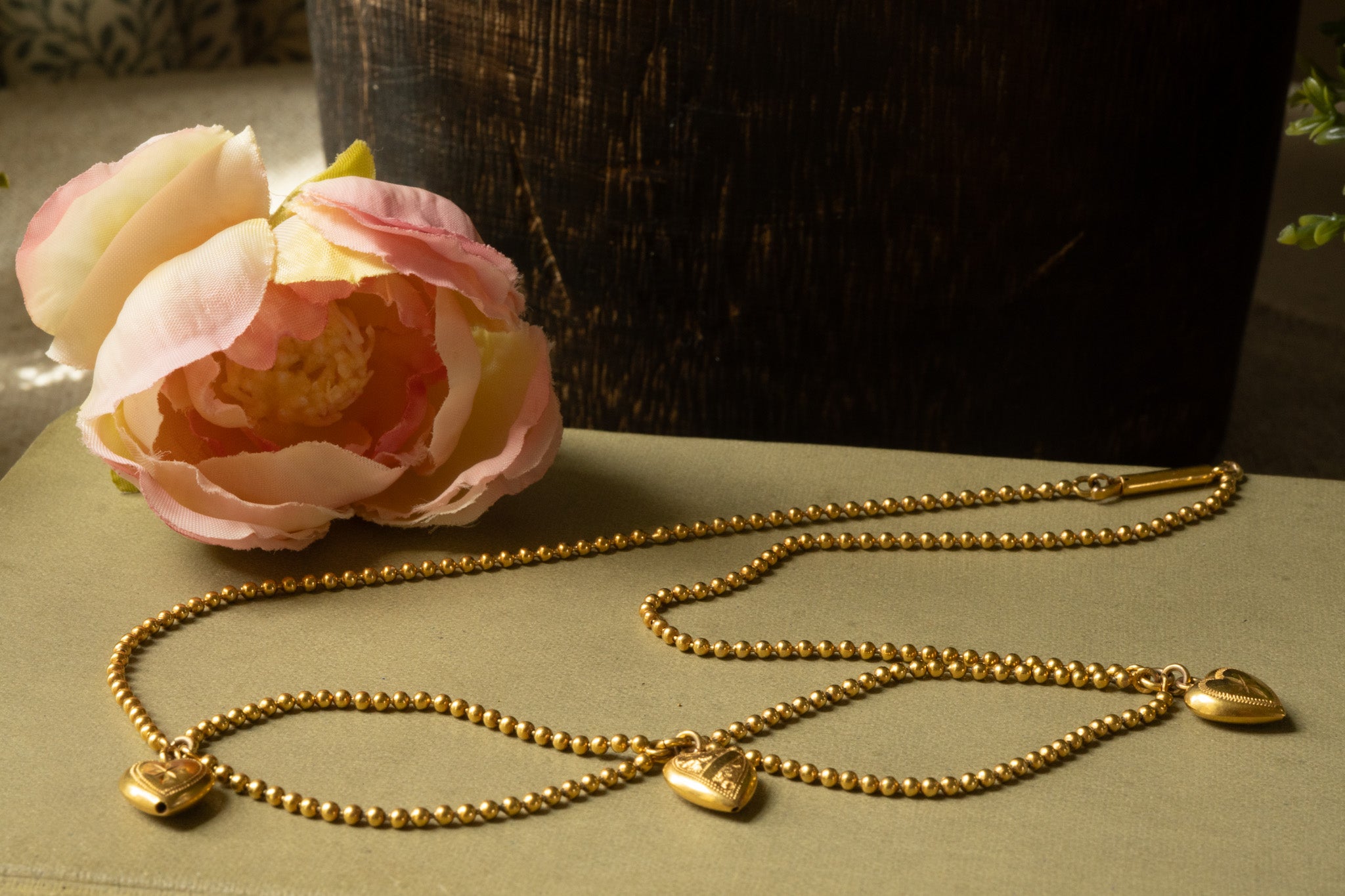 ANTIQUE 14CT FESTOON BEAD NECKLACE WITH PUFFY HEARTS RESERVED