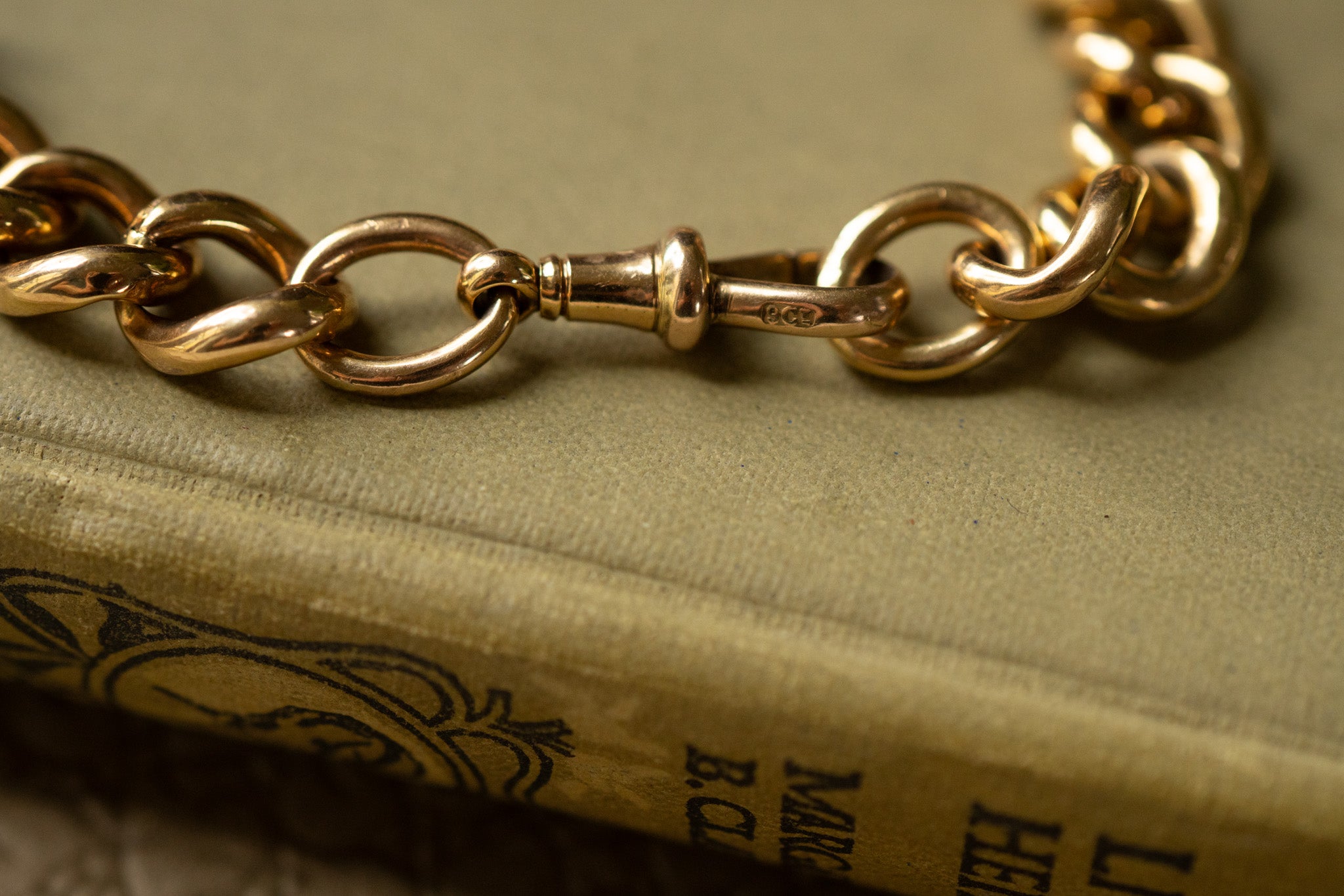 ANTIQUE OVERSIZED CURB LINK ALBERT CHAIN 9CT YELLOW GOLD
