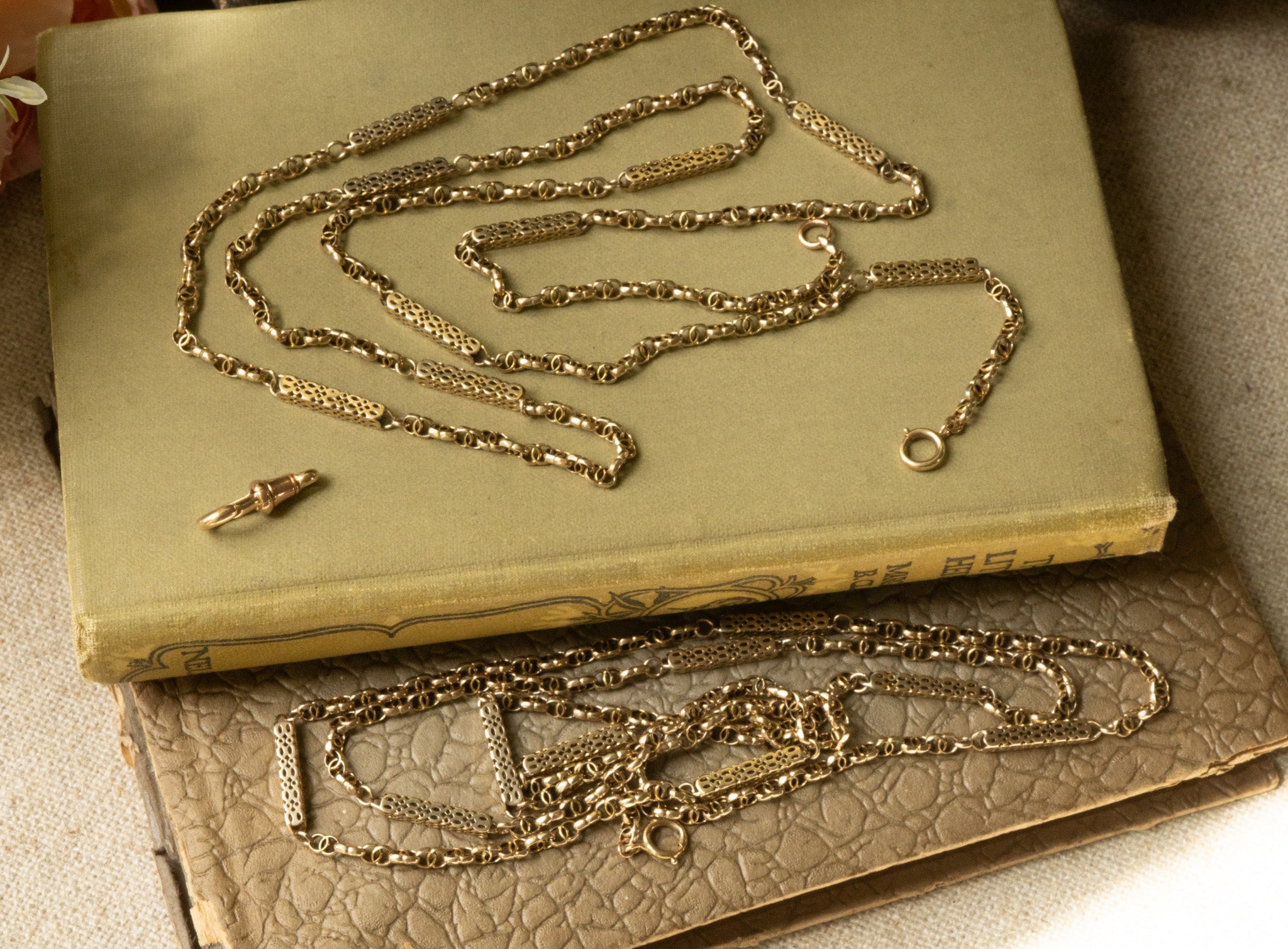 Victorian 9ct Gold Fancy Link Longuard Chain, Pierced Bar Links,