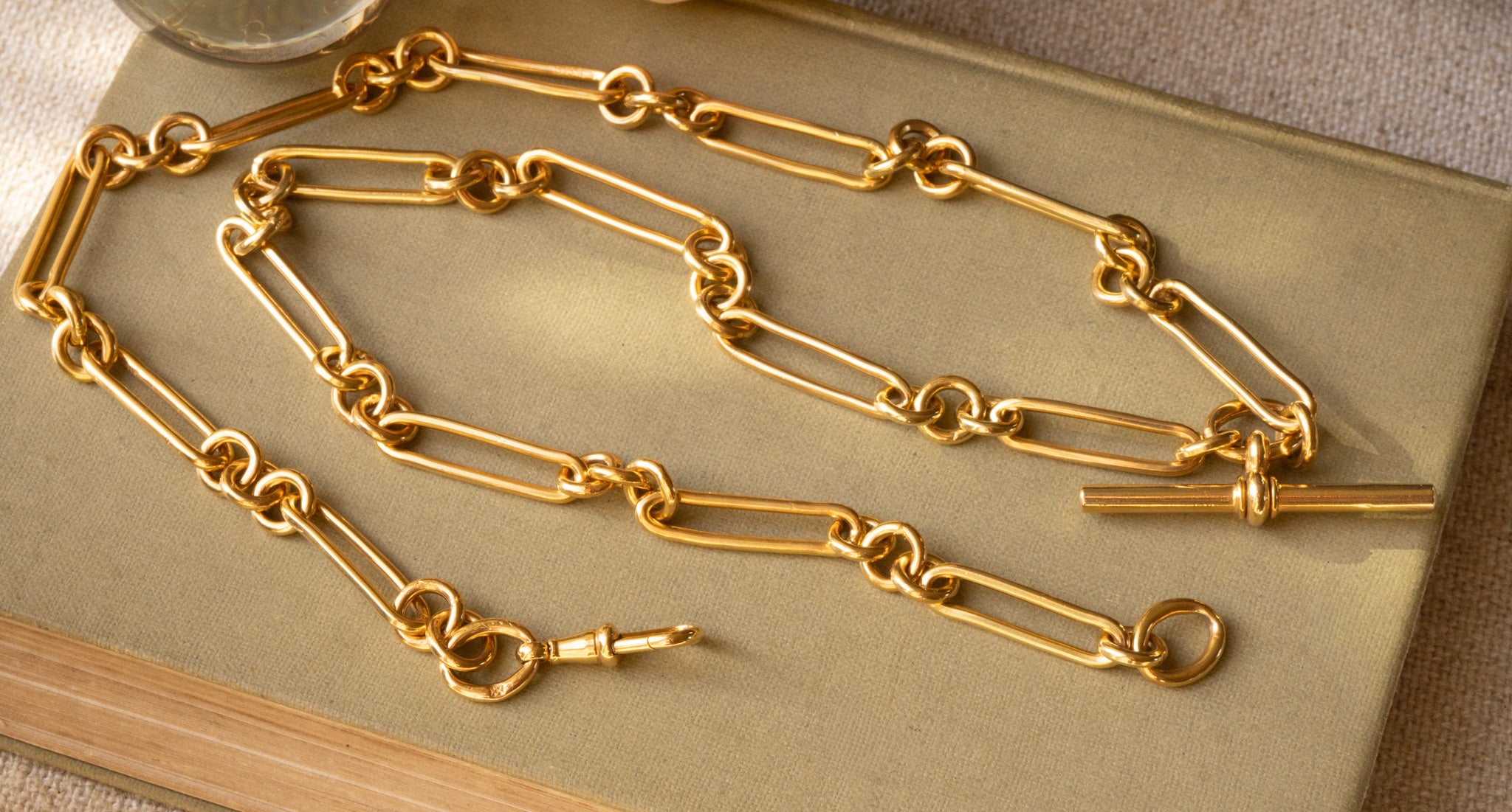 ANTIQUE HEAVY WEIGHT TROMBONE CHAIN 9CT