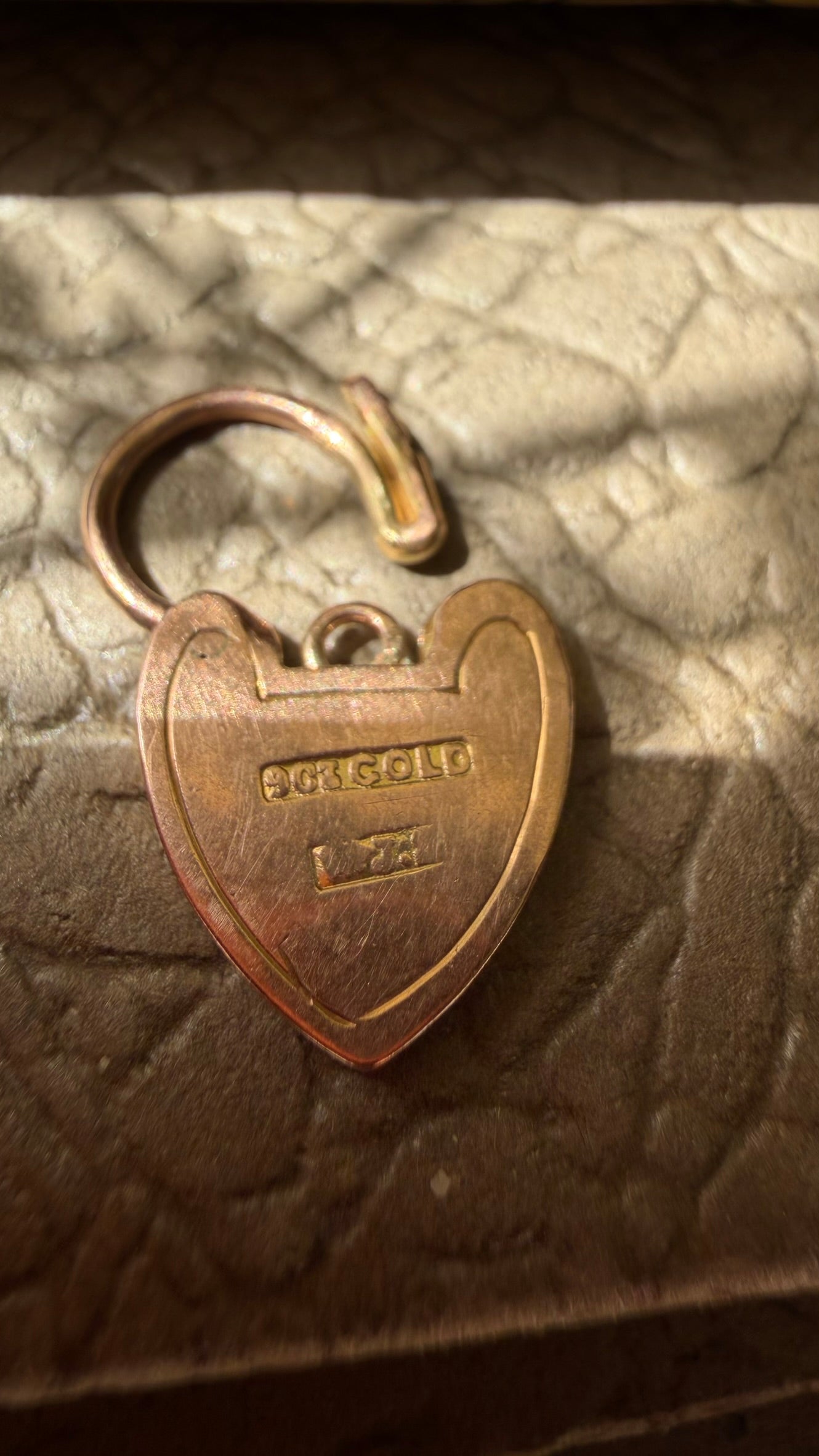 Vintage 9ct gold heart padlock