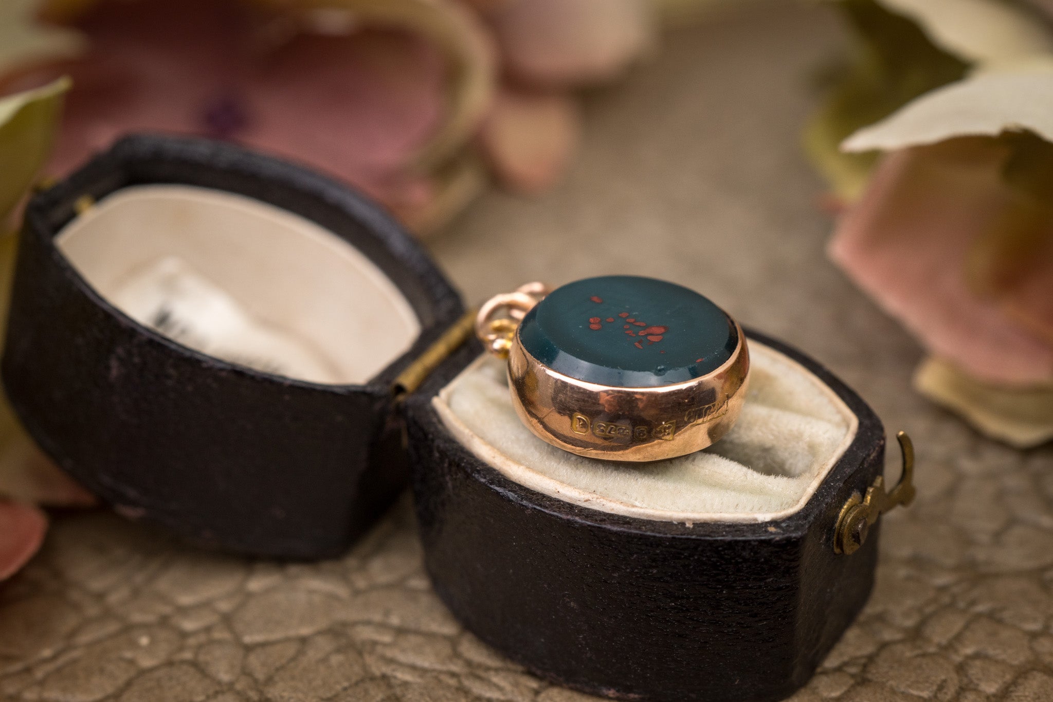 ART DECO GOLD DOUBLE SIDED BLOODSTONE CARNELIAN FOB - CHESTER 1930 image 4