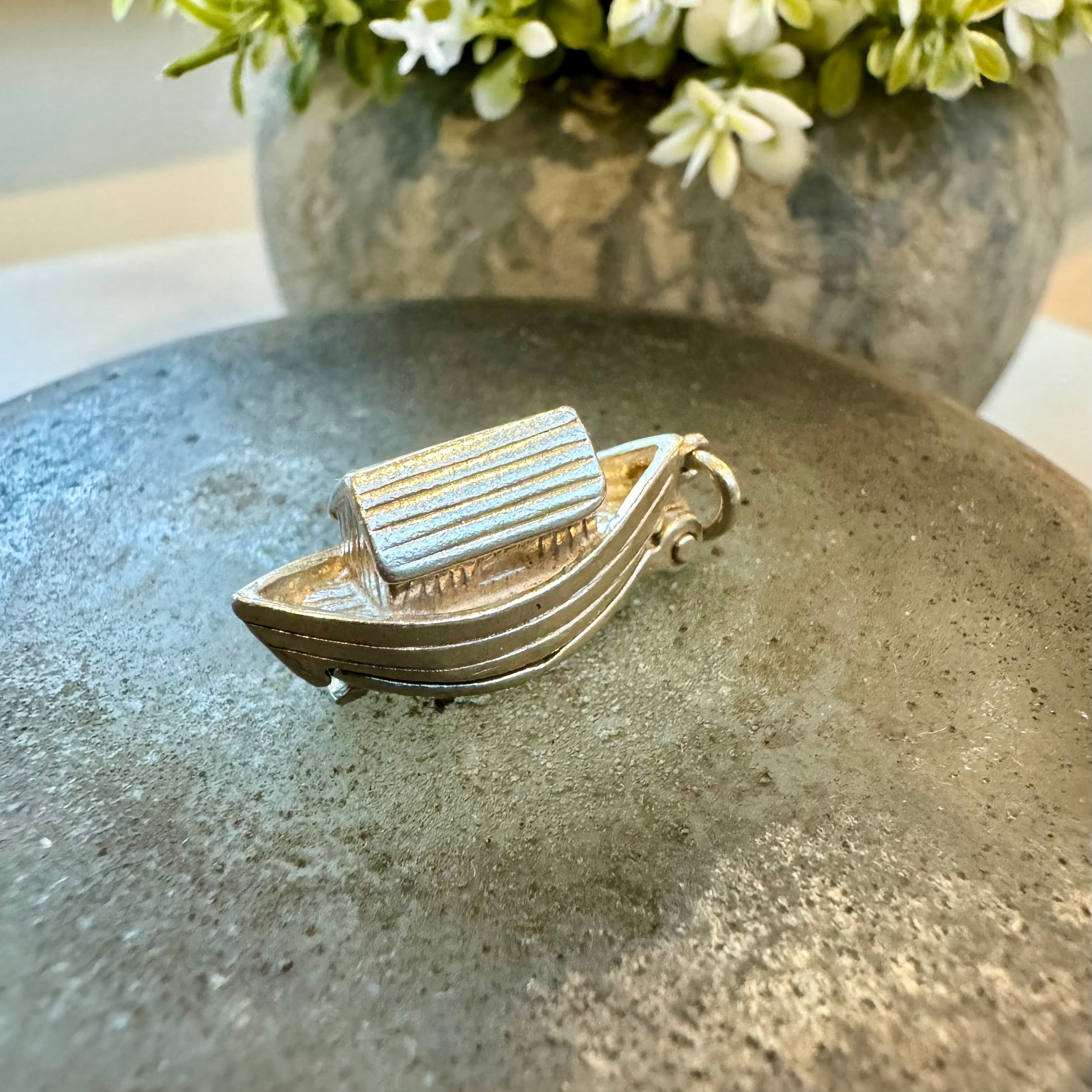 VINTAGE NUVO SILVER NOAHS ARK OPENING CHARM image 0