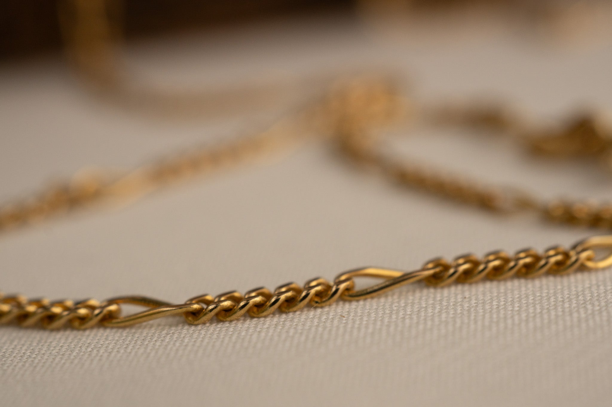 VINTAGE 9CT GOLD FIGARO CHAIN - 24 INCHES image 8