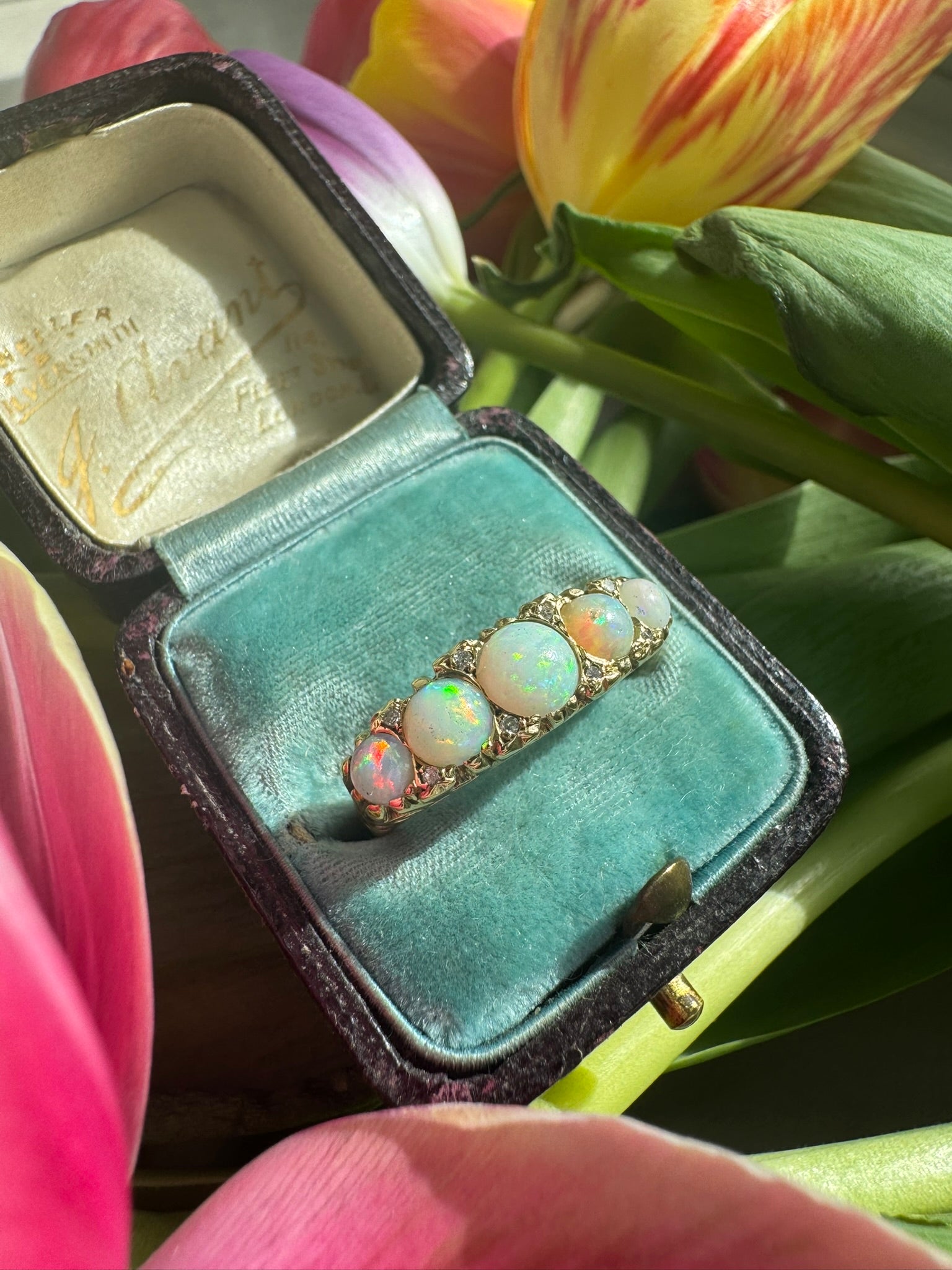 VINTAGE 18CT GOLD FIVE STONE NATURAL OPAL AND DIAMOND RING image 2