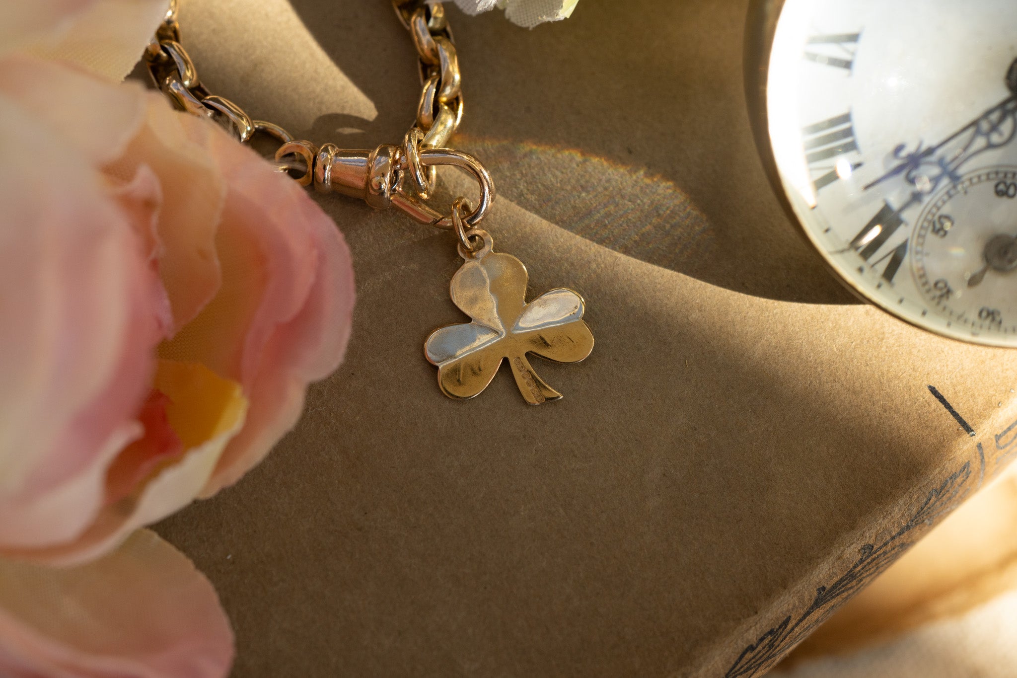 MID CENTURY 9CT SHAMROCK PENDANT image 2