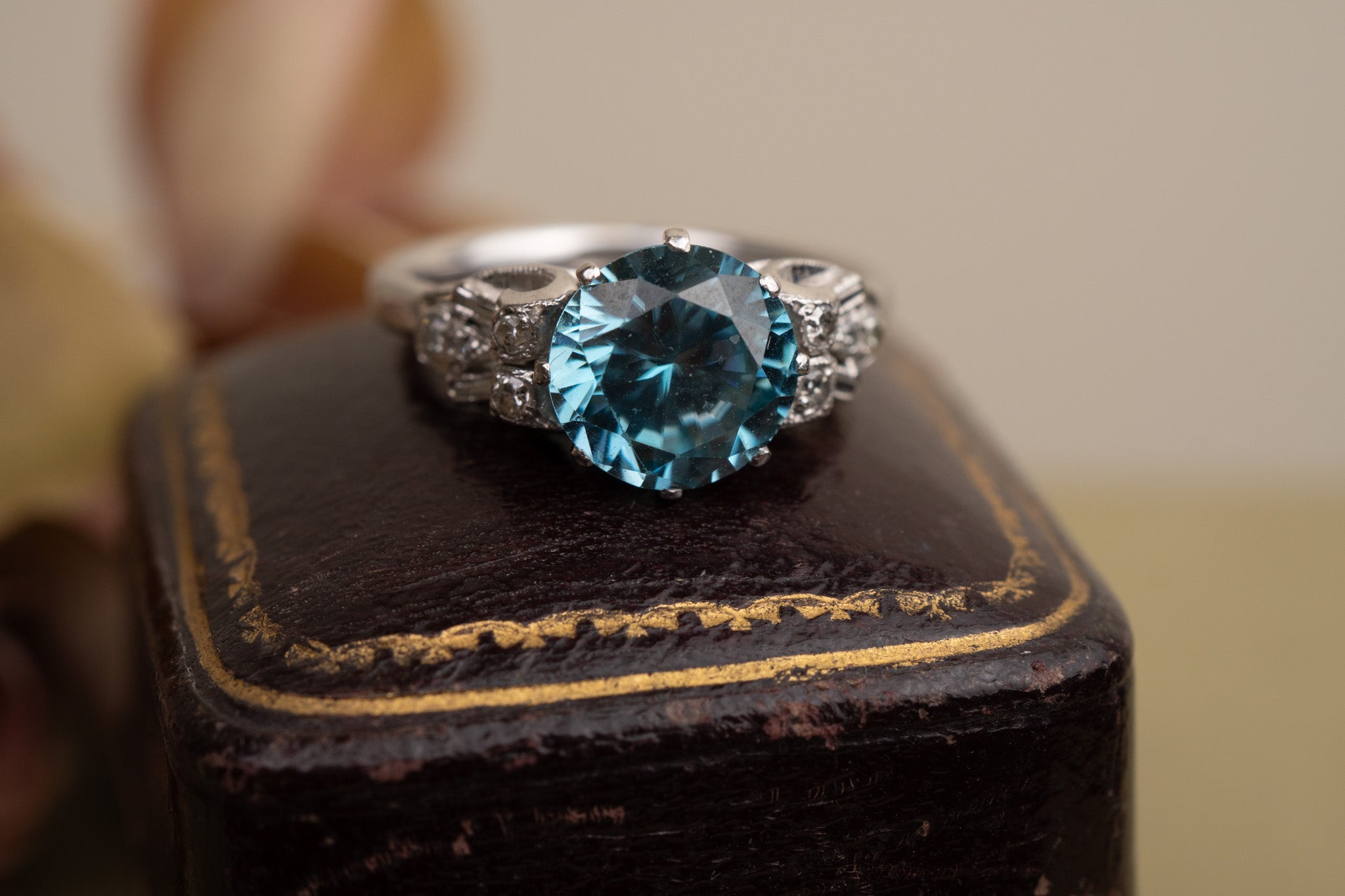 ANTIQUE ART DECO 18CT WHITE GOLD BLUE ZIRCON AND DIAMOND RING image 1
