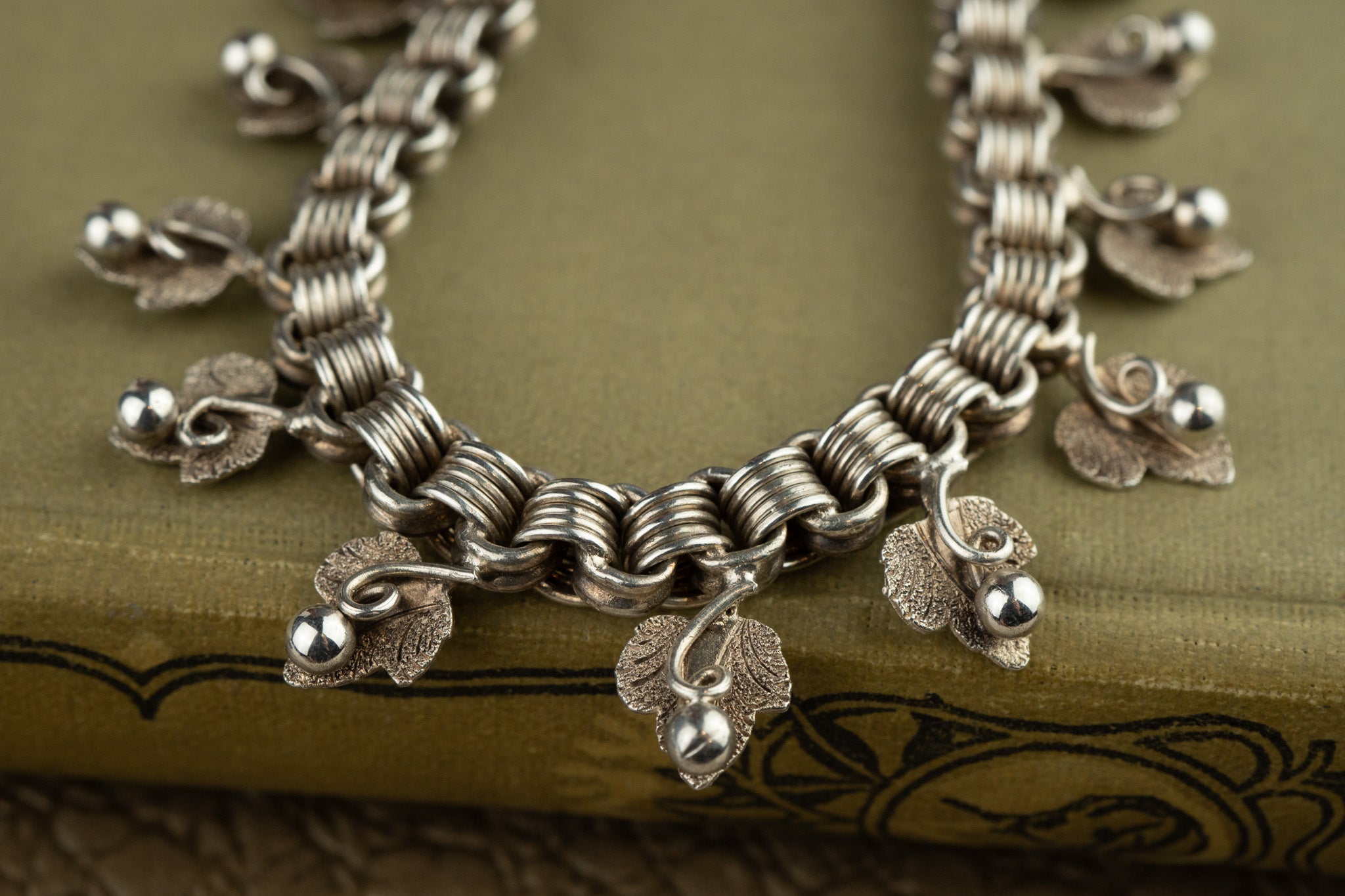 VICTORIAN SILVER BERRY DROP COLLAR NECKLACE - RIBBED BELCHER - 18.5 INCHES image 4