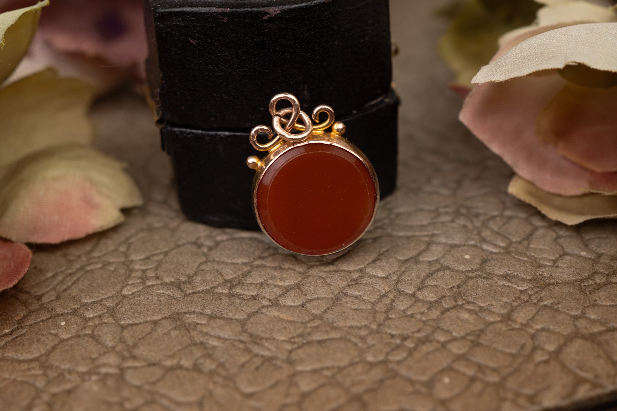 ART DECO GOLD DOUBLE SIDED BLOODSTONE CARNELIAN FOB - CHESTER 1930 image 2