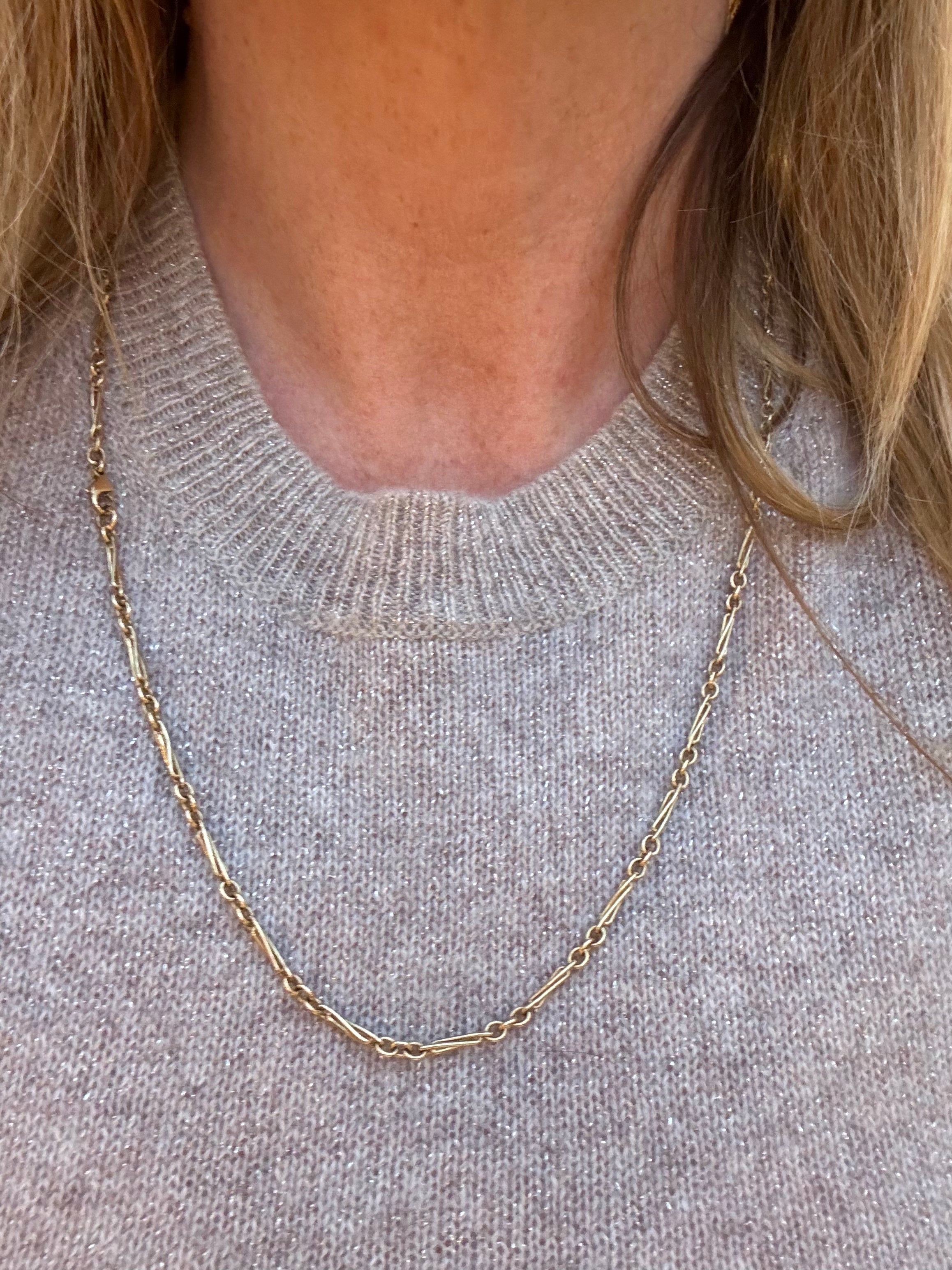 VINTAGE 9CT TWISTED TROMBONE LINK CHAIN image 4