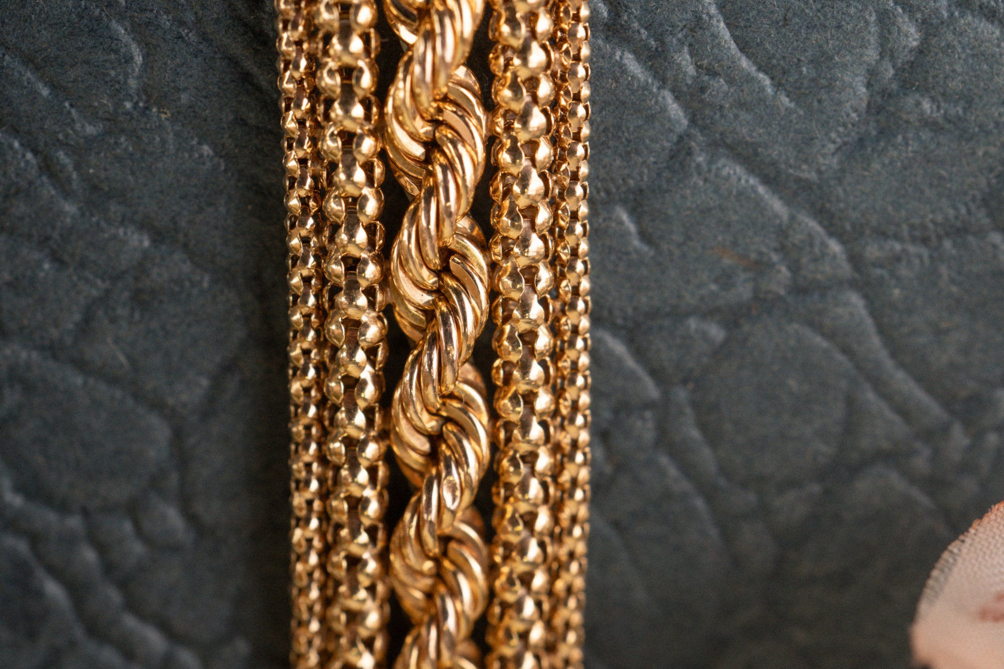 UNOAERRE 9CT GOLD WOVEN BRACELET - ITALIAN GOLD image 3