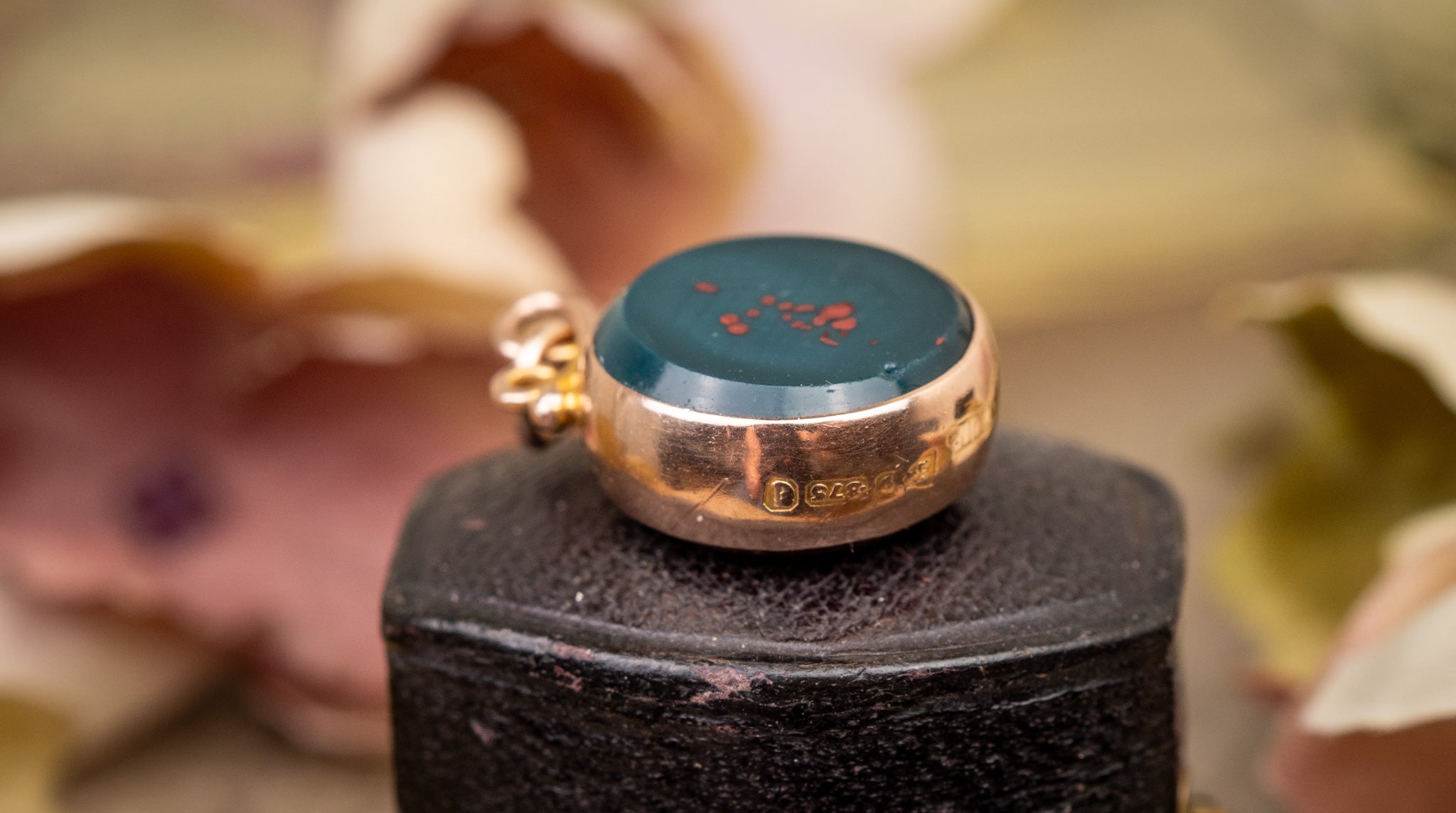 ART DECO GOLD DOUBLE SIDED BLOODSTONE CARNELIAN FOB - CHESTER 1930 image 1