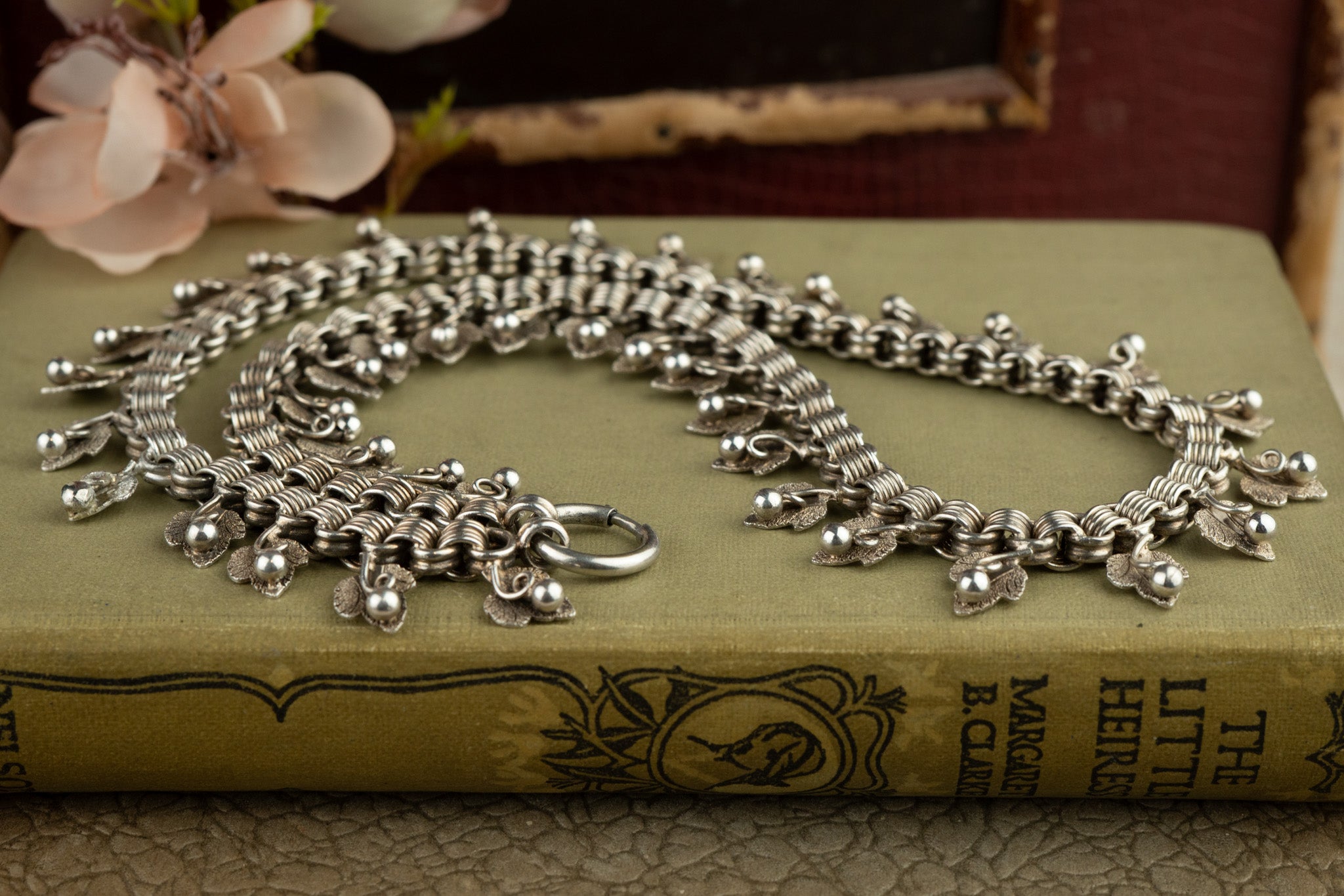 VICTORIAN SILVER BERRY DROP COLLAR NECKLACE - RIBBED BELCHER - 18.5 INCHES image 0