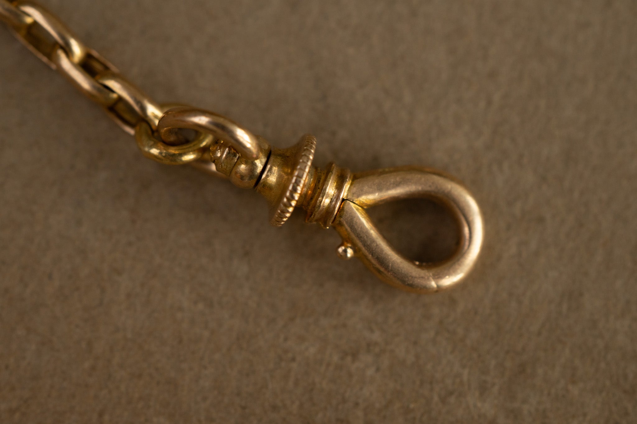 ANTIQUE 15CT EXTENDER WITH MINI SWIVEL HINGED ALBERT CLASP RESERVED