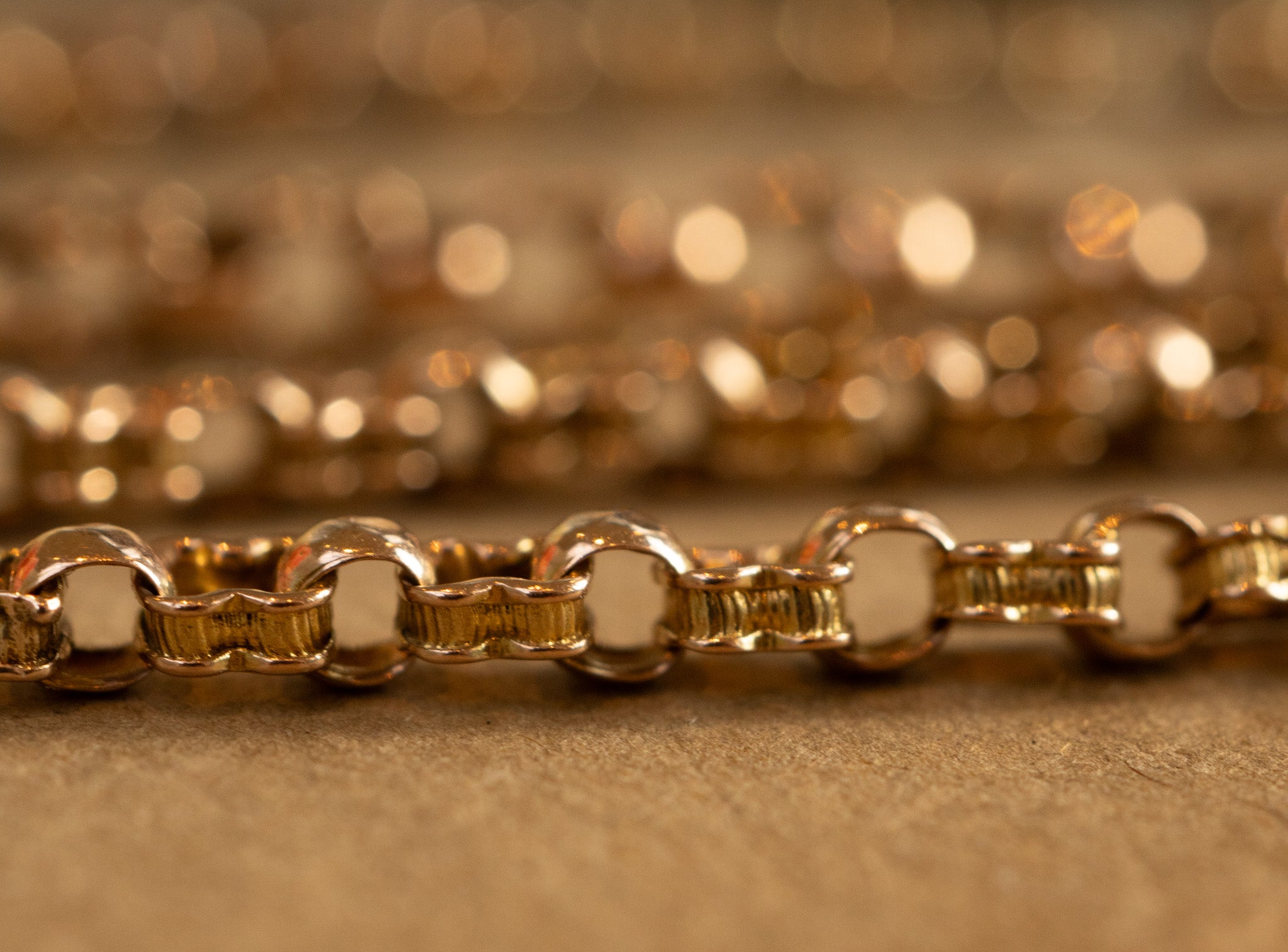 ANTIQUE 9CT GOLD SCALLOPED EDGE CHAIN RESERVED
