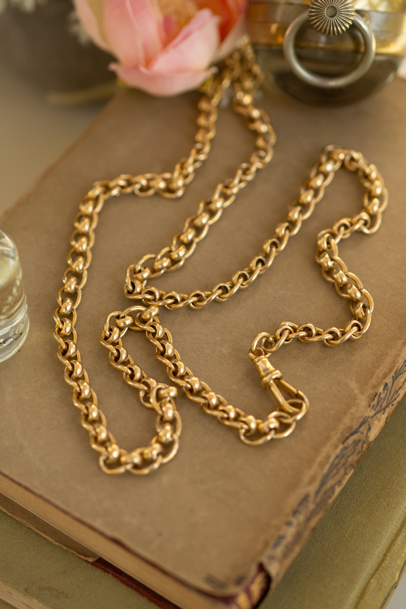 SUBSTANTIAL VINTAGE  9CT GOLD ROLLER BALL CHAIN WITH ALBERT CLASP