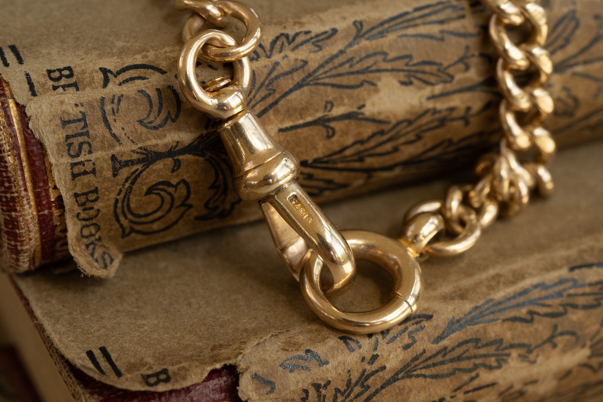 Antique 9ct yellow gold albert with dog clip and oversized bolt