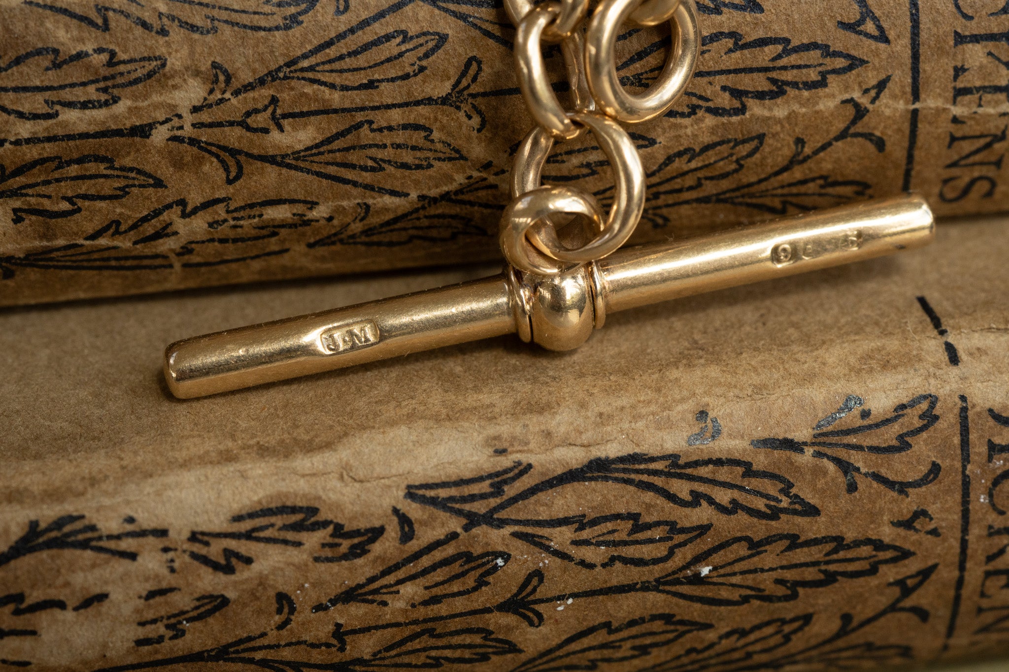 Antique 9ct yellow gold albert with dog clip and oversized bolt