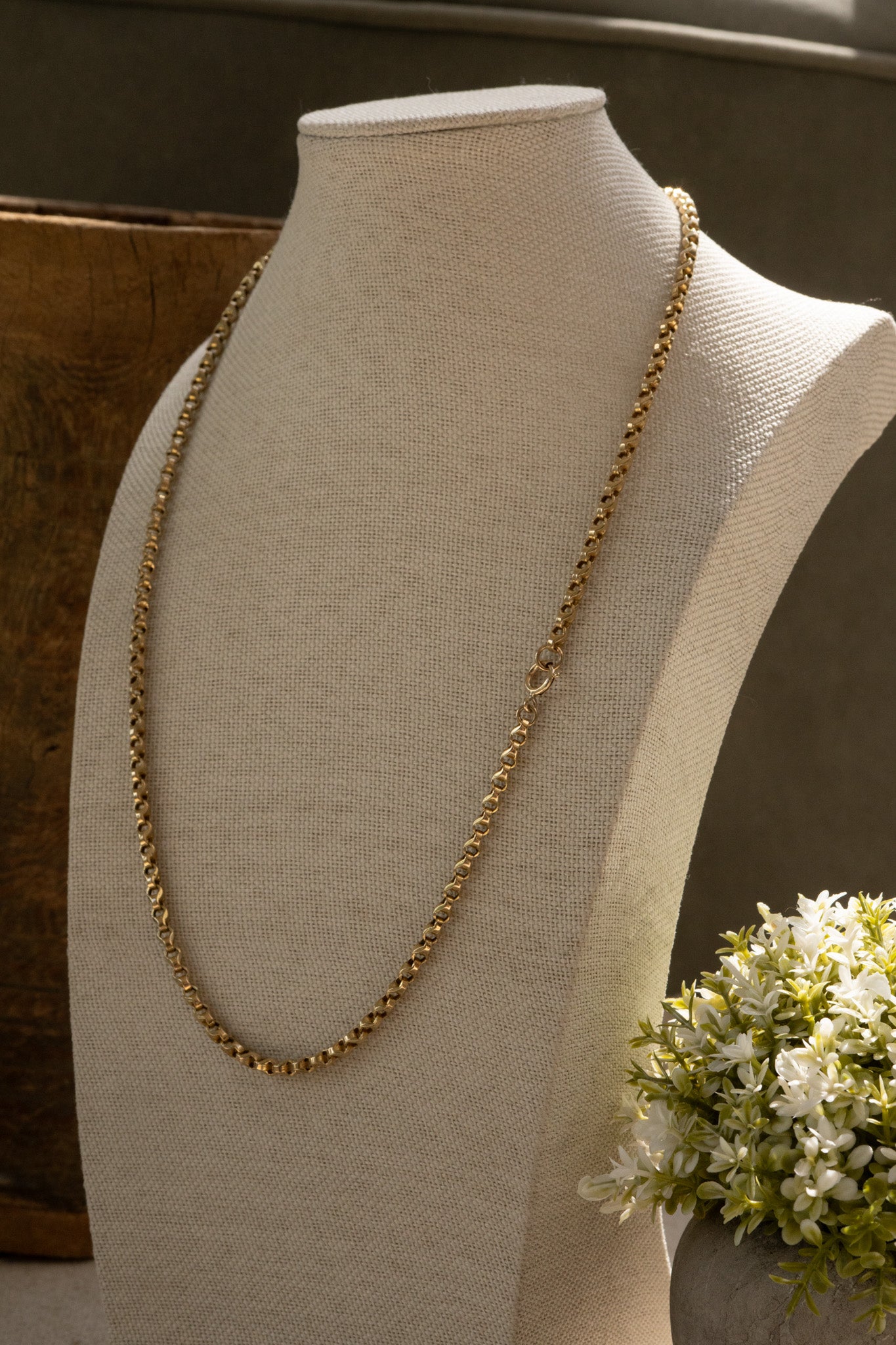 ANTIQUE YELLOW 9CT GOLD TULIP LINK CHAIN