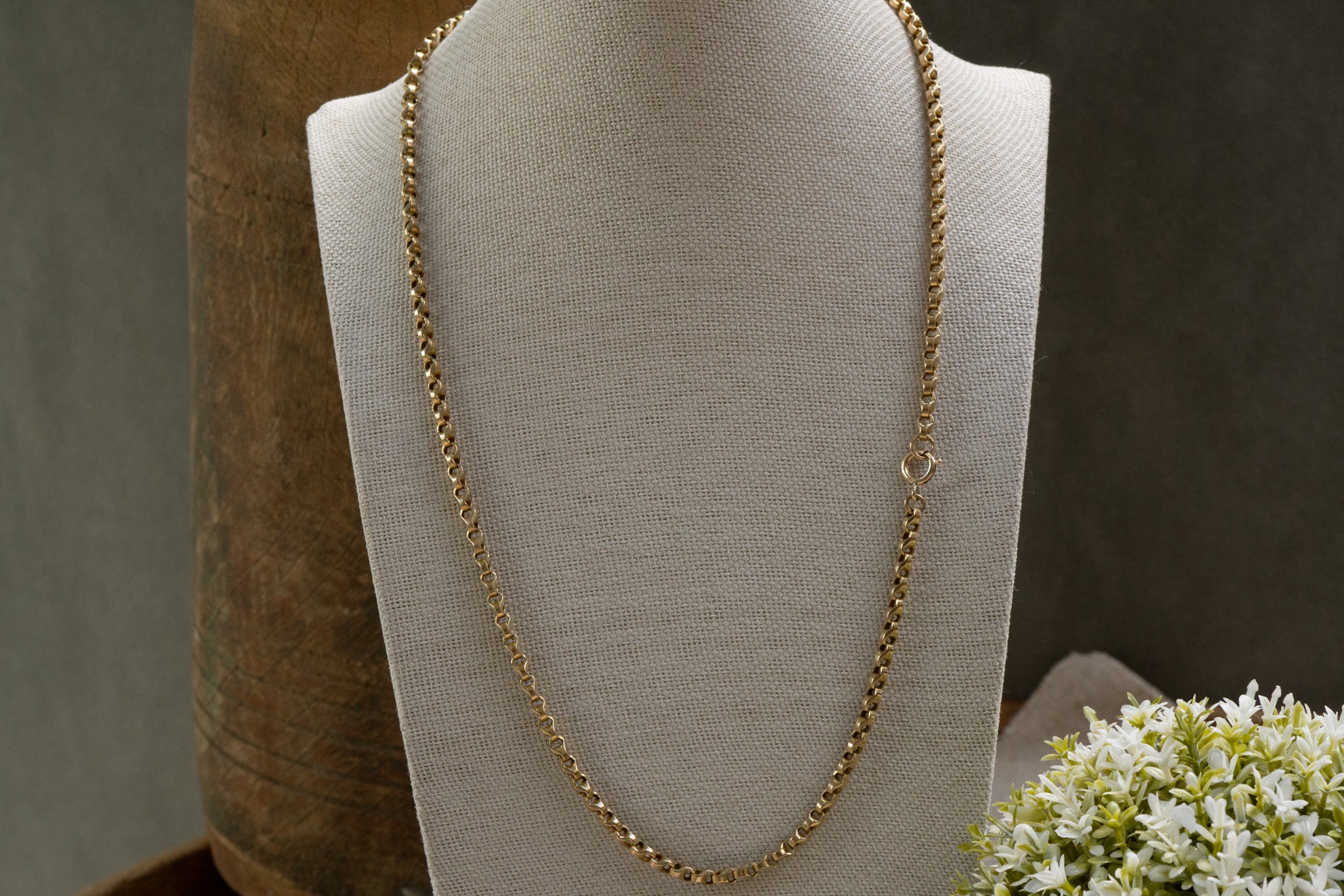 ANTIQUE YELLOW 9CT GOLD TULIP LINK CHAIN