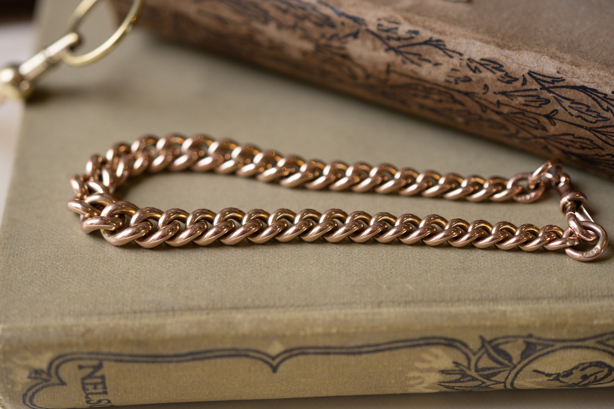 VICTORIAN 9CT GOLD  SOLID GRADUATED CURB BRACELET