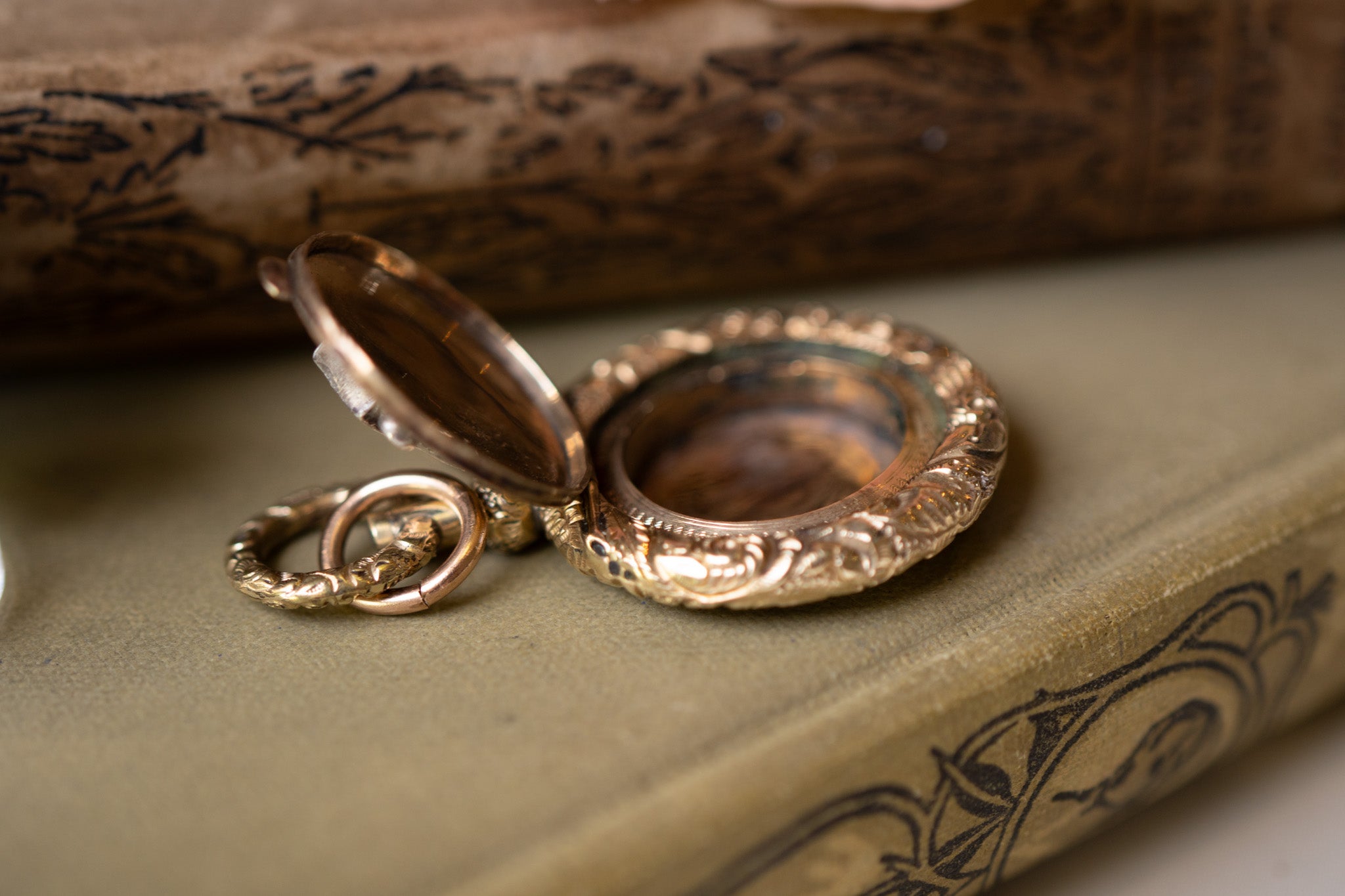 Exceptional Victorian Gold Locket or Vinaigrette, Diamond Set
