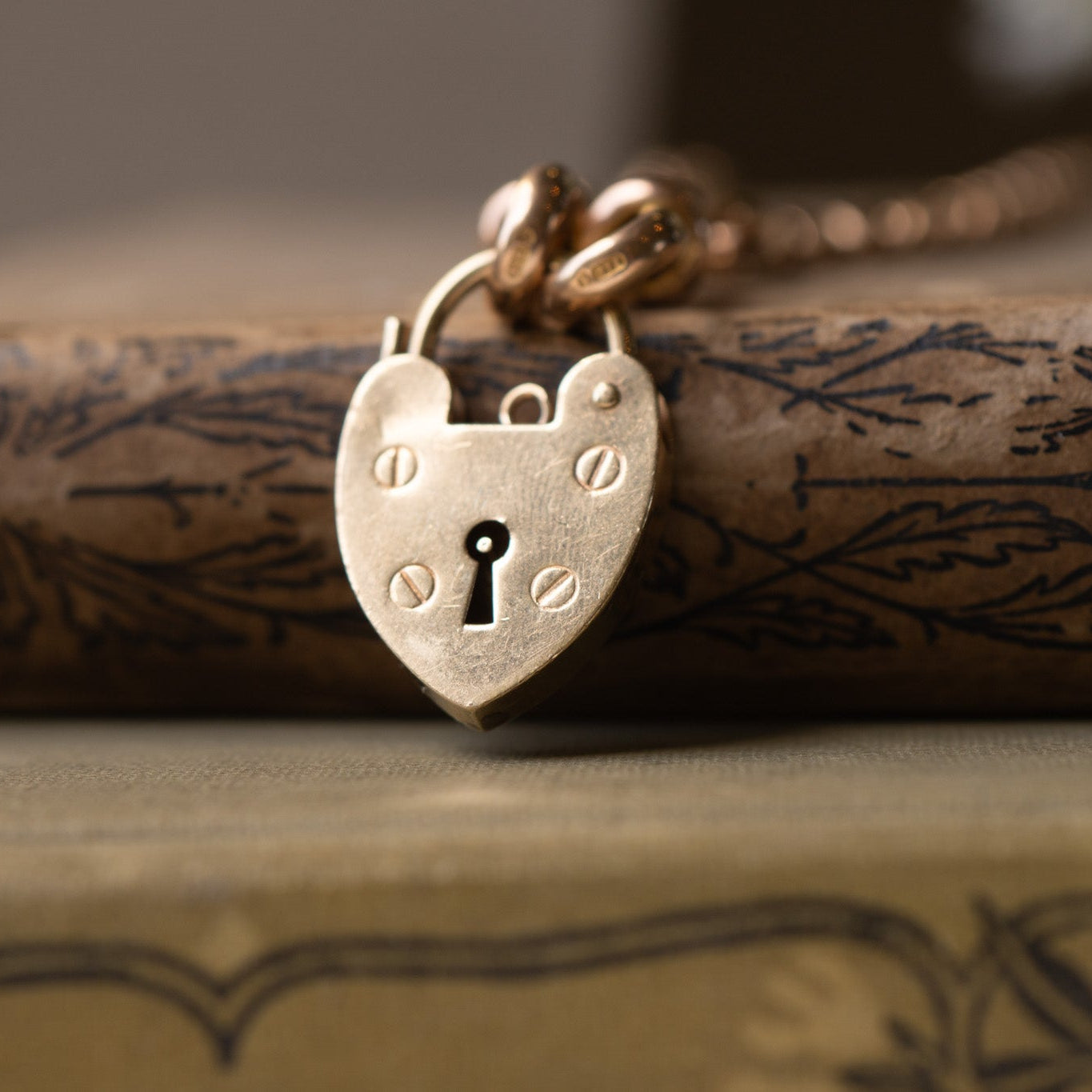 Extra large vintage 9ct gold heart padlock