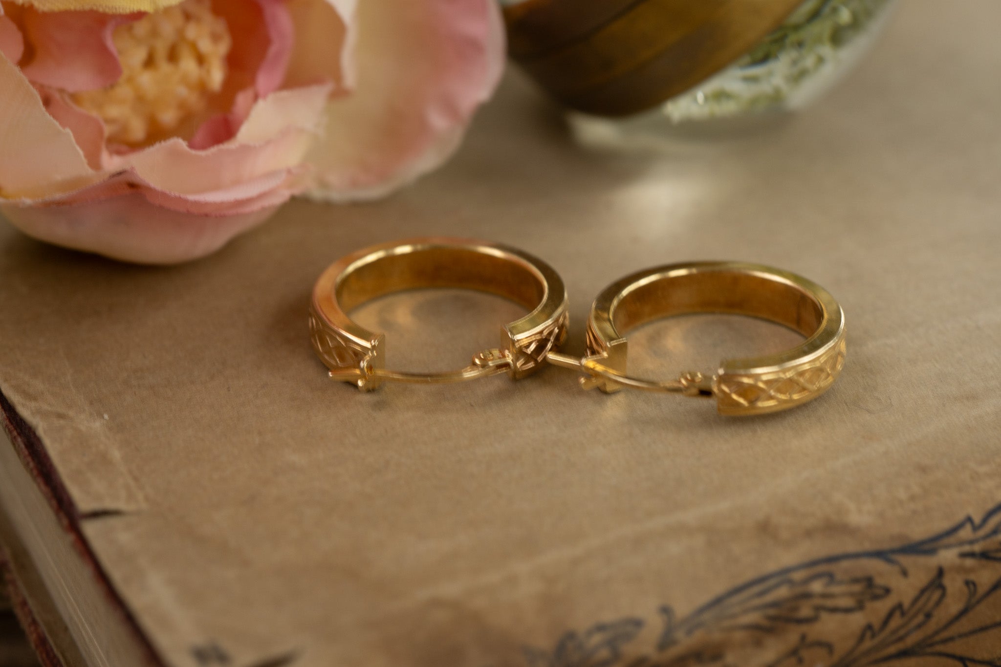 9ct gold hoop earrings with interlace details
