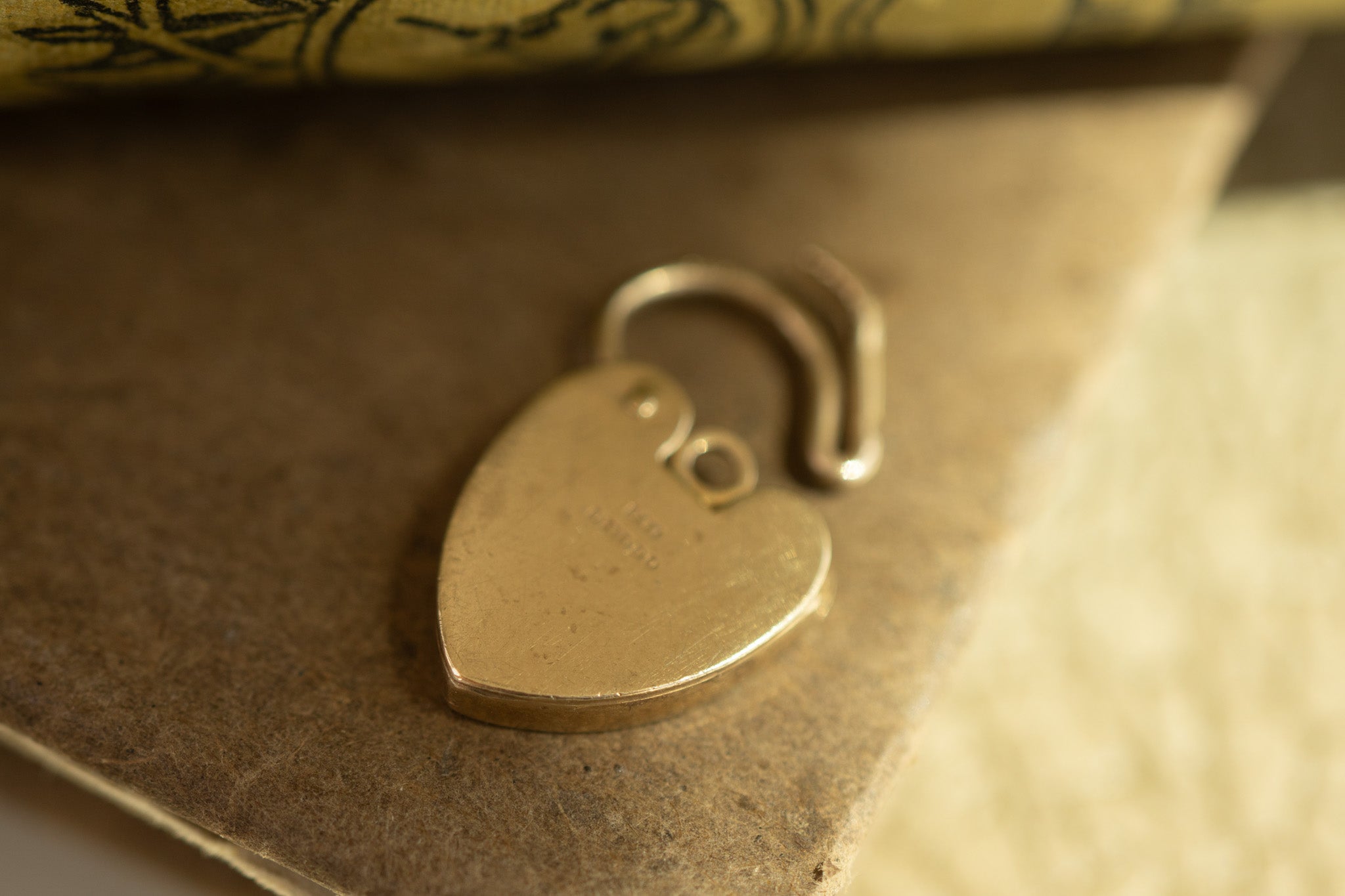 Extra large engraved vintage 9ct yellow gold heart padlock