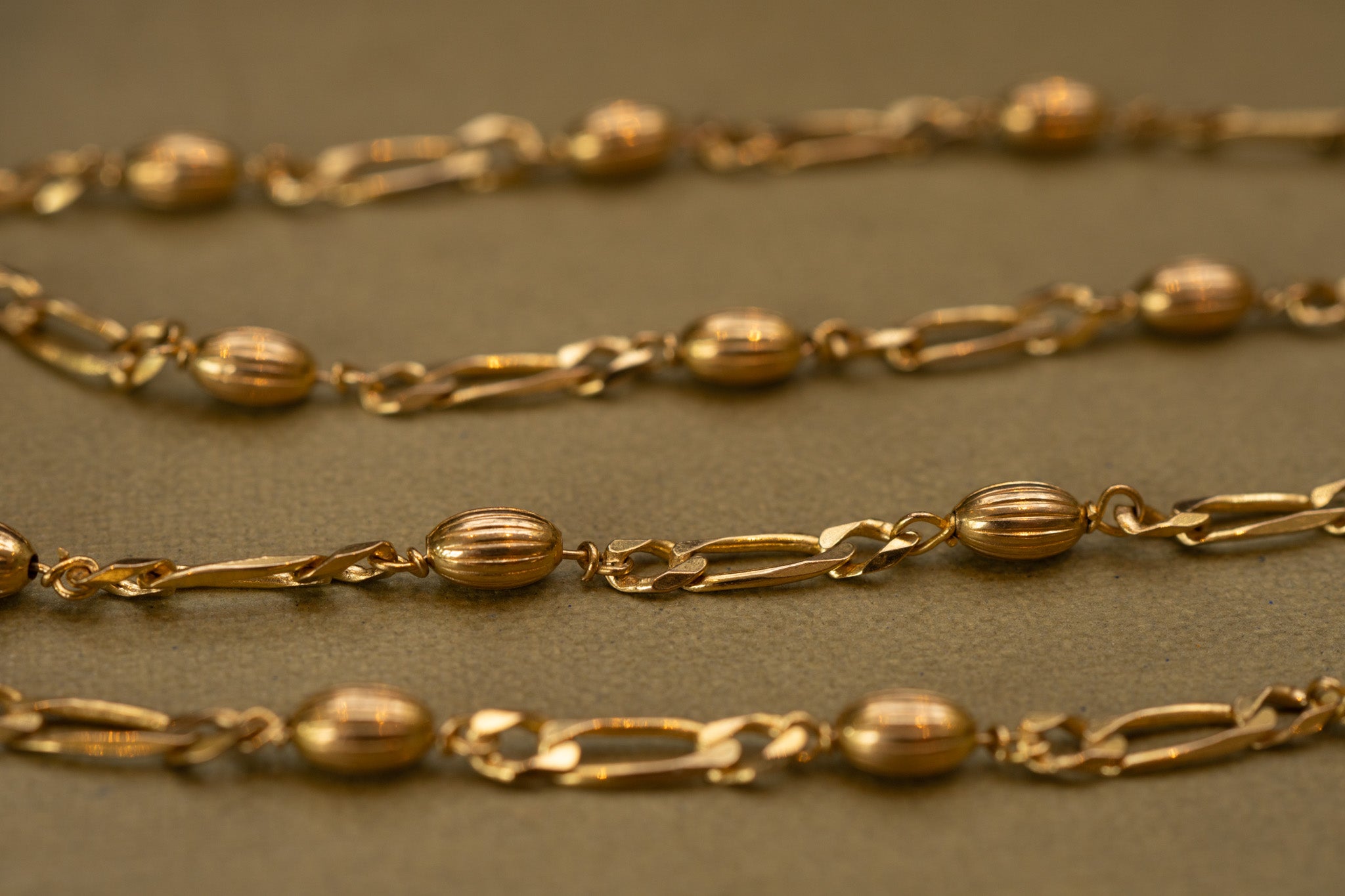 Vintage 9ct Gold Fluted Bead and Twisted Link Chain, London 1992